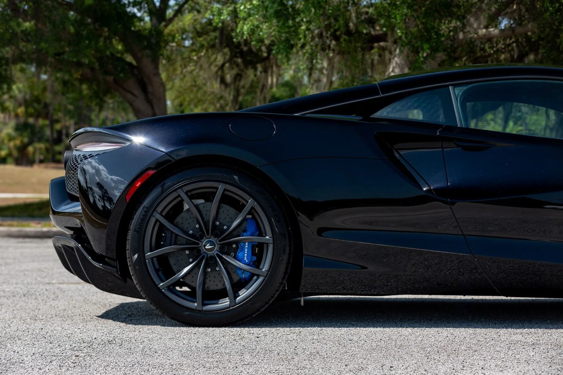 mph032_3342837618_396_p33_l_a8fdb49e3a