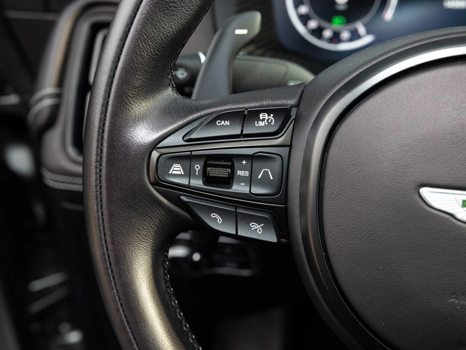 mph032_3354717116_485694452_696140a2e4313c3db18b46e6_9d83a35bc2