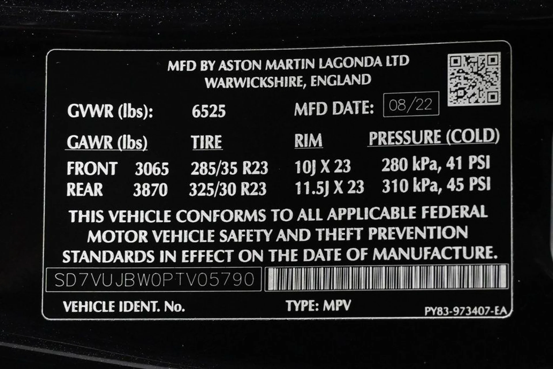 mph032_335655498_used_2023_aston_martin_dbx_707_11350_22991418_32_1024_c756ba0882