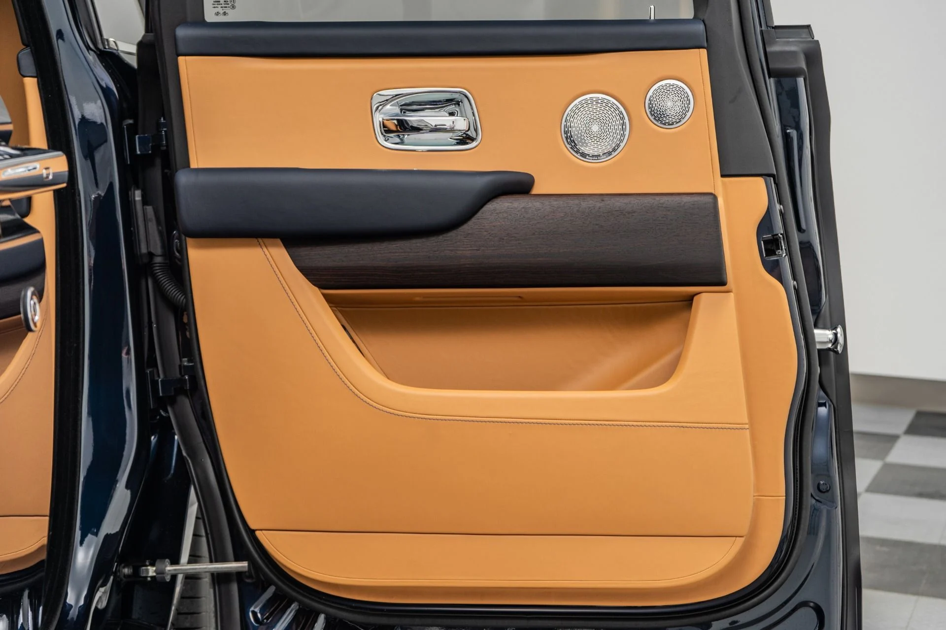 mph032_3356929037_Used_2020_Rolls_Royce_Cullinan_Rear_Theatre_Configuration_Bespoke_Audio_Picnic_Tables_1785529076_1dbea8fee4