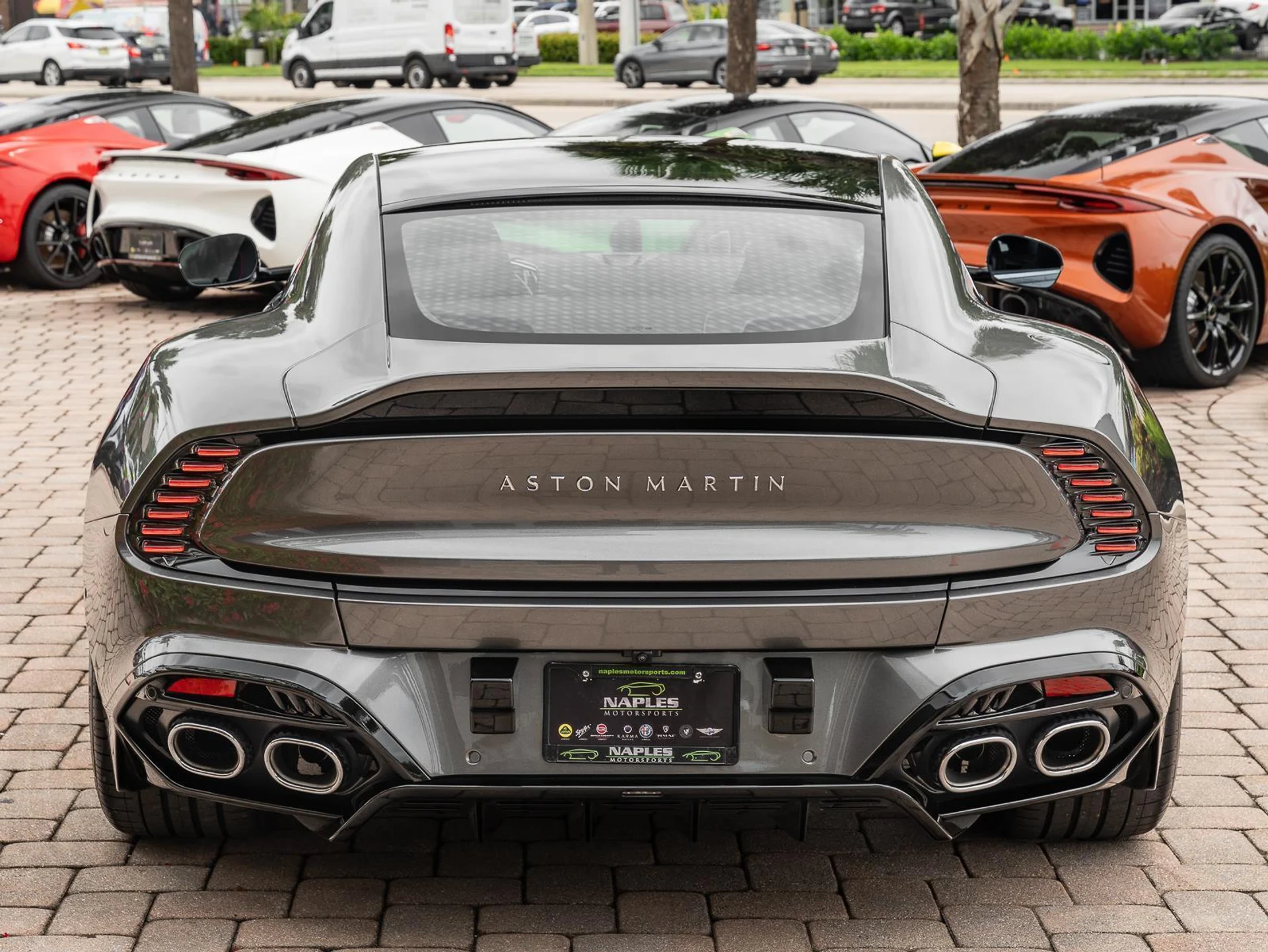mph032_3358958054_Used_2025_Aston_Martin_Vanquish_Coupe_1780612111_69a0e647e9