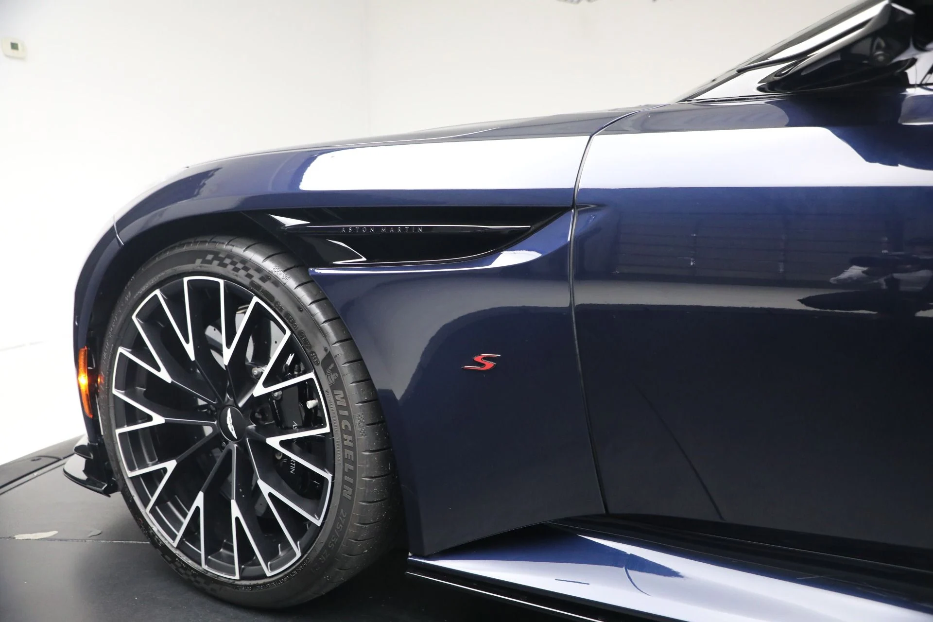 mph032_3366483713_New_2026_Aston_Martin_DB_12_S_1780512409_d5bcef8df2