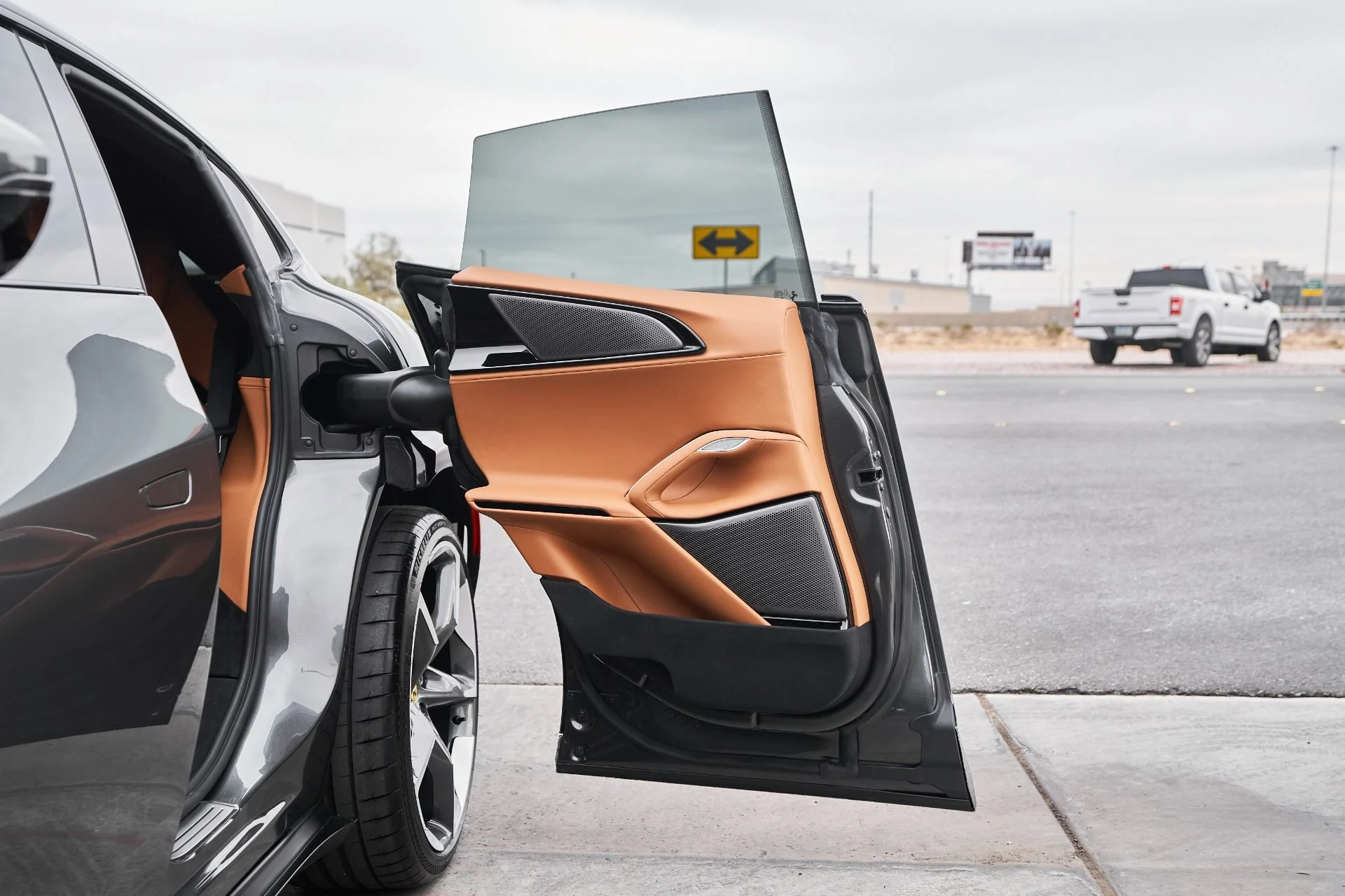 mph032_3366595933_Used_2025_Ferrari_Purosangue_1762993306_37da69c7f4