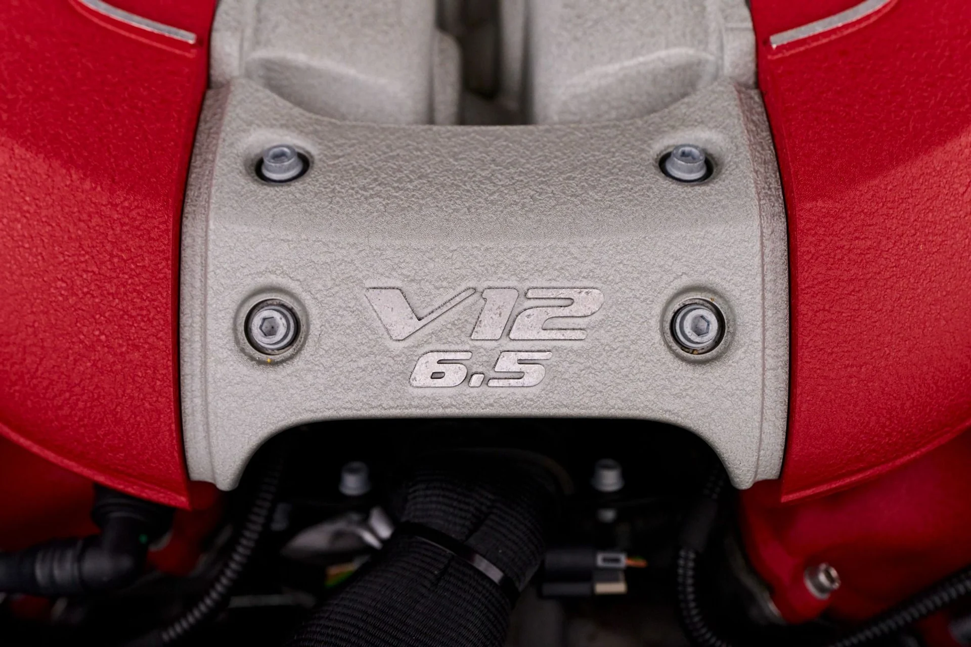 mph032_3398369192_Used_2018_Ferrari_812_Superfast_Base_1747268951_6b41863132