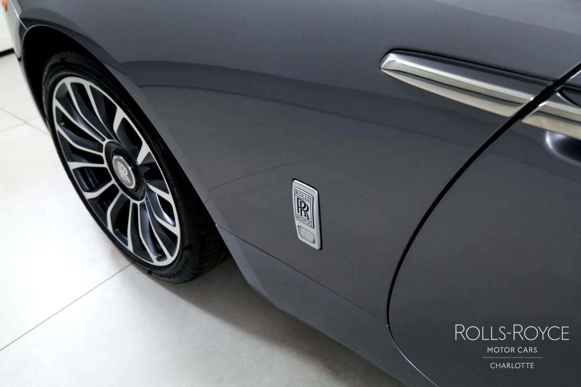 mph032_340817631_Used_2019_Rolls_Royce_Dawn_1771363105_182eb719c2