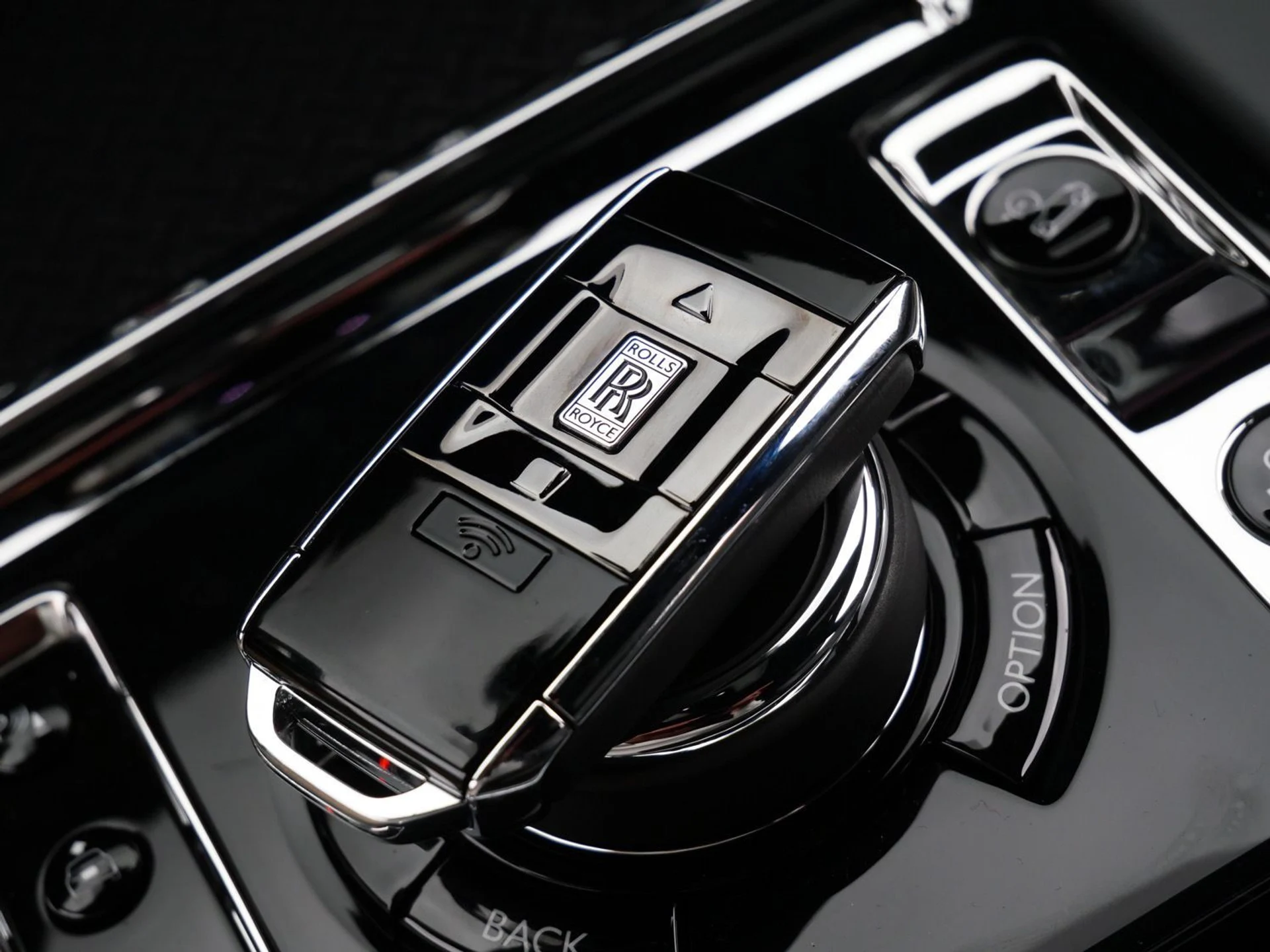 mph032_3416851955_b1b6aad83cd8591a7550a7aaa72e6342x_550c1d0380