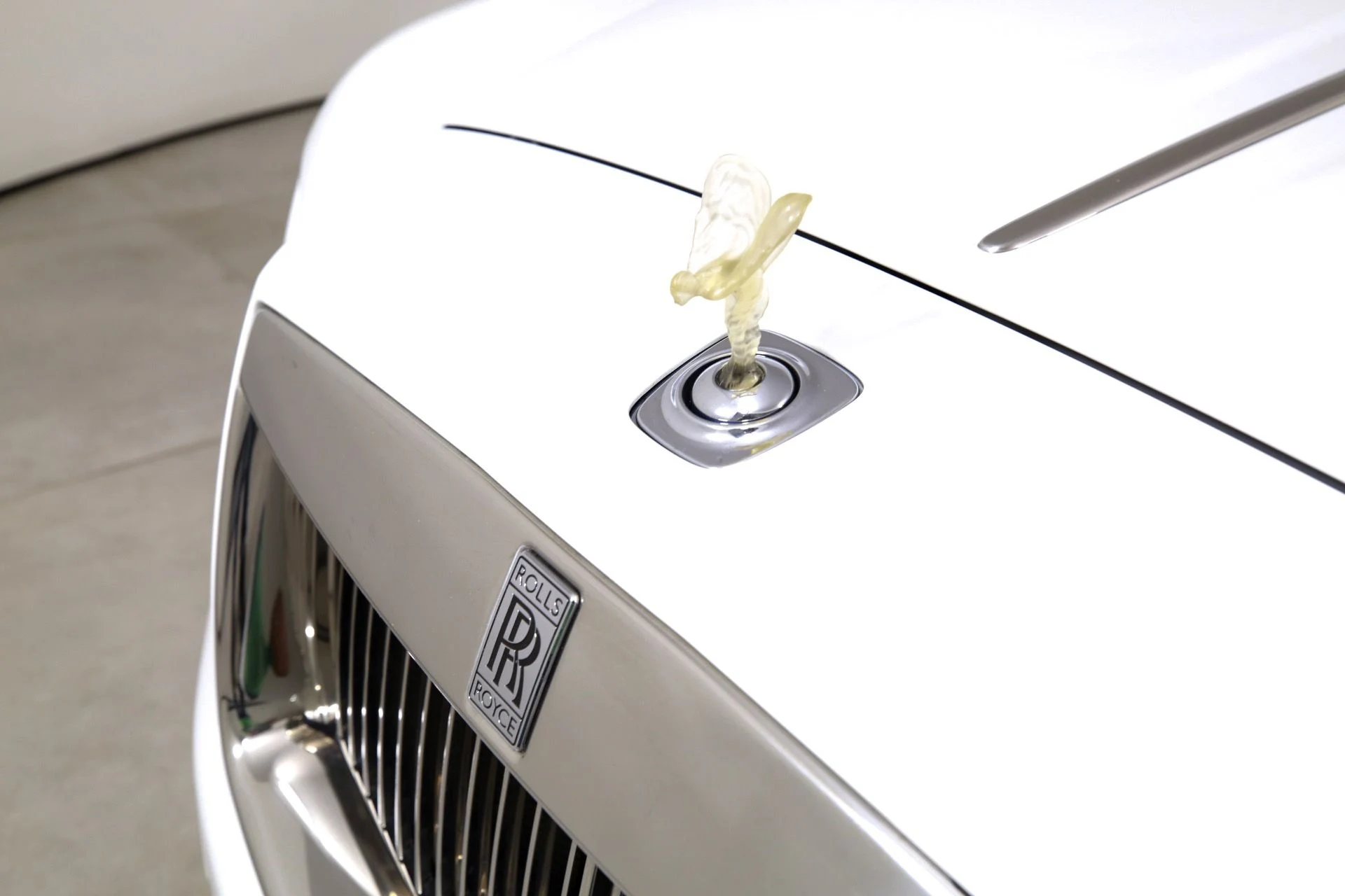 mph032_3417959304_Used_2019_Rolls_Royce_Dawn_1750192596_c4346d345e