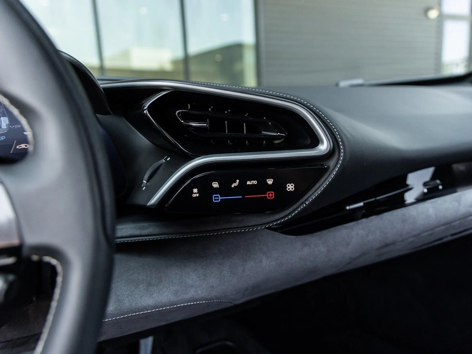 mph032_3426457917_33_4708473323