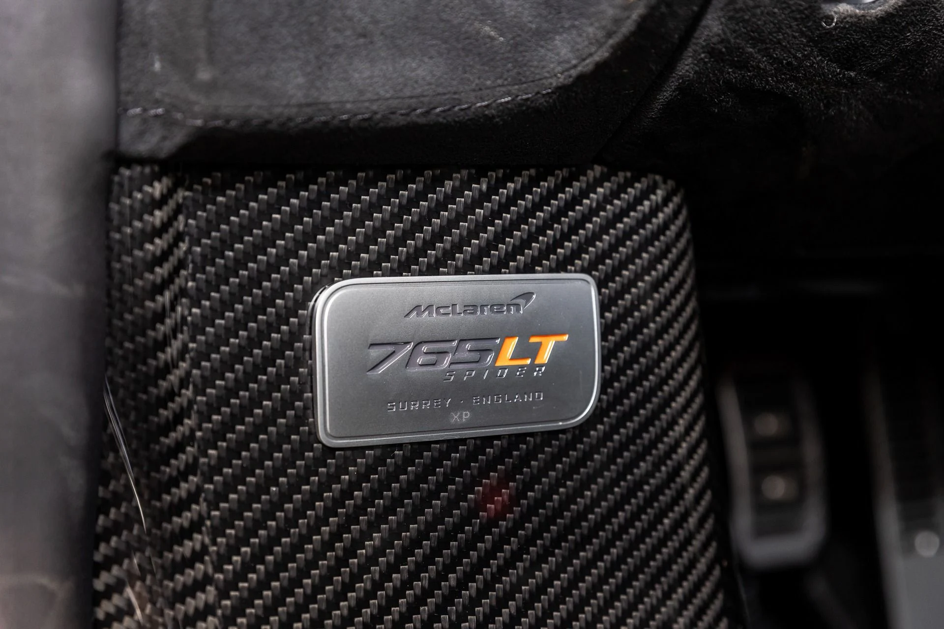 mph032_3433893860_306_p33_l_2c74cf56d0