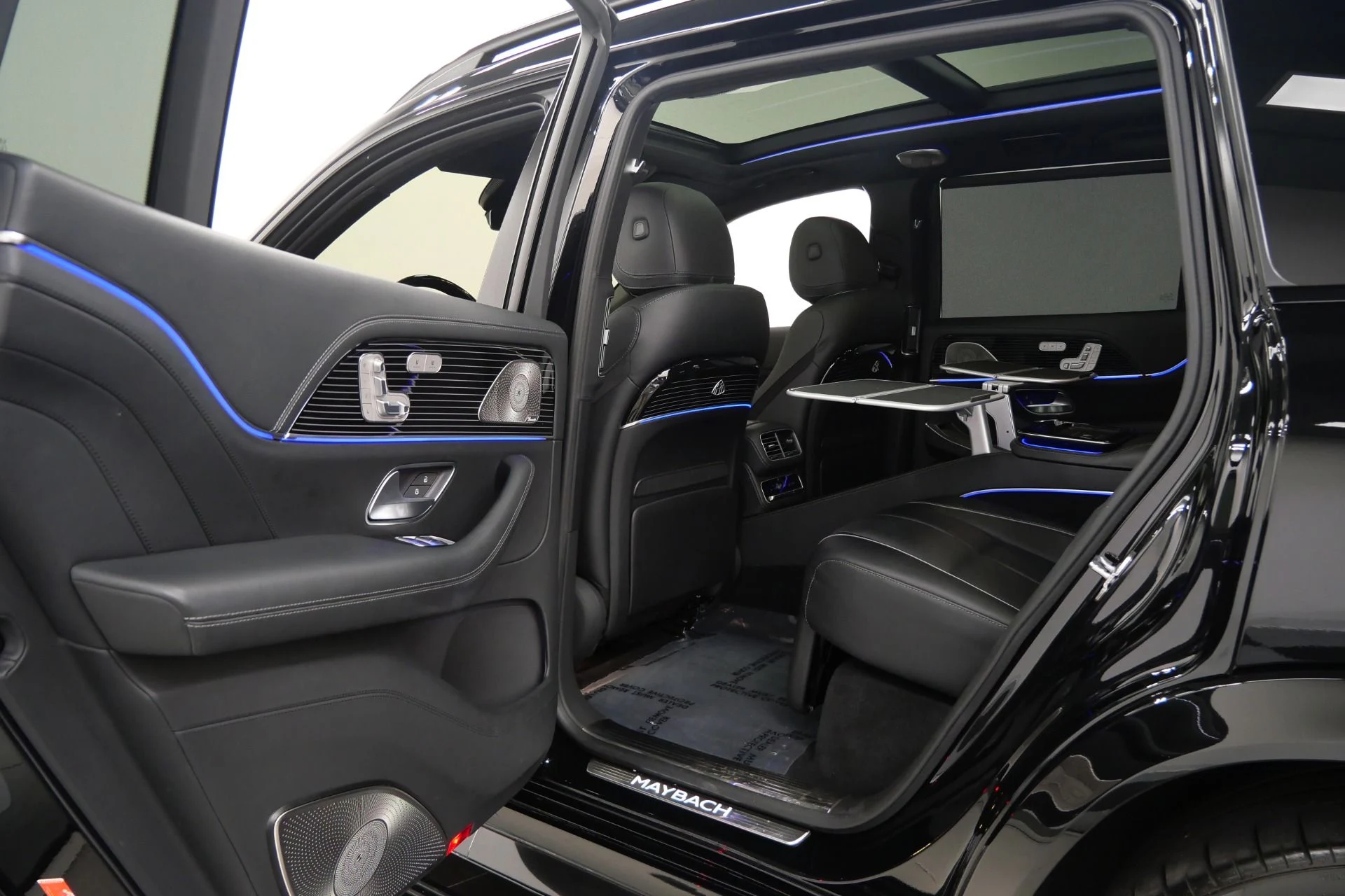 mph032_3443392293_Used_2023_Mercedes_Benz_Maybach_GLS_600_4_MATIC_4_Seat_Configuration_Rear_Refrigerator_1787325899_4de30e016f