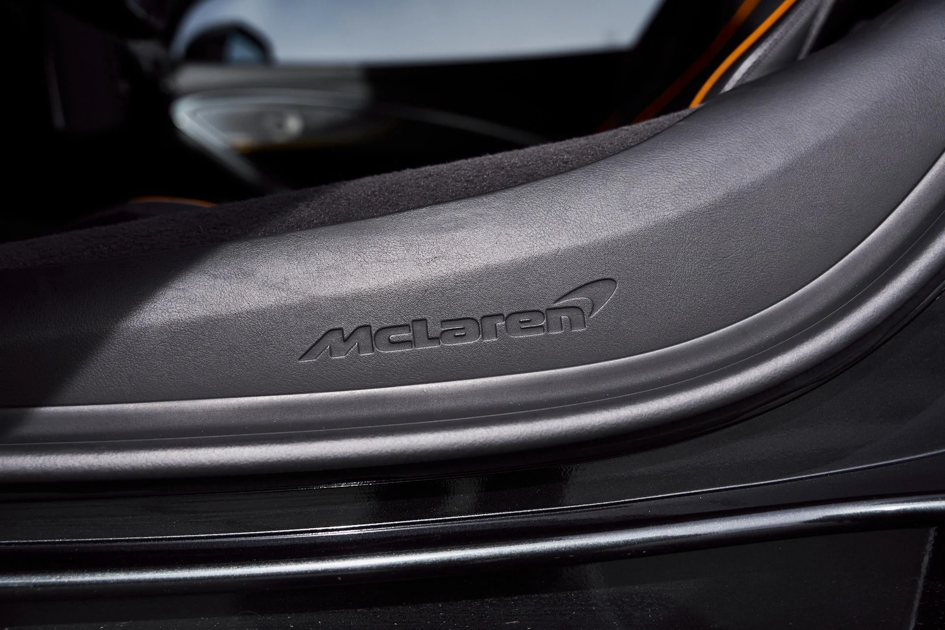mph032_3444697030_Used_2023_Mc_Laren_Artura_1770833717_509fc97064