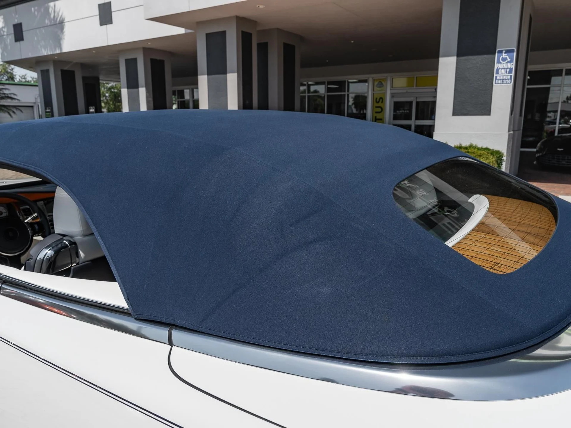 mph032_3466265080_Used_2016_Rolls_Royce_Dawn_2dr_Convertible_1782414113_f09af96c71