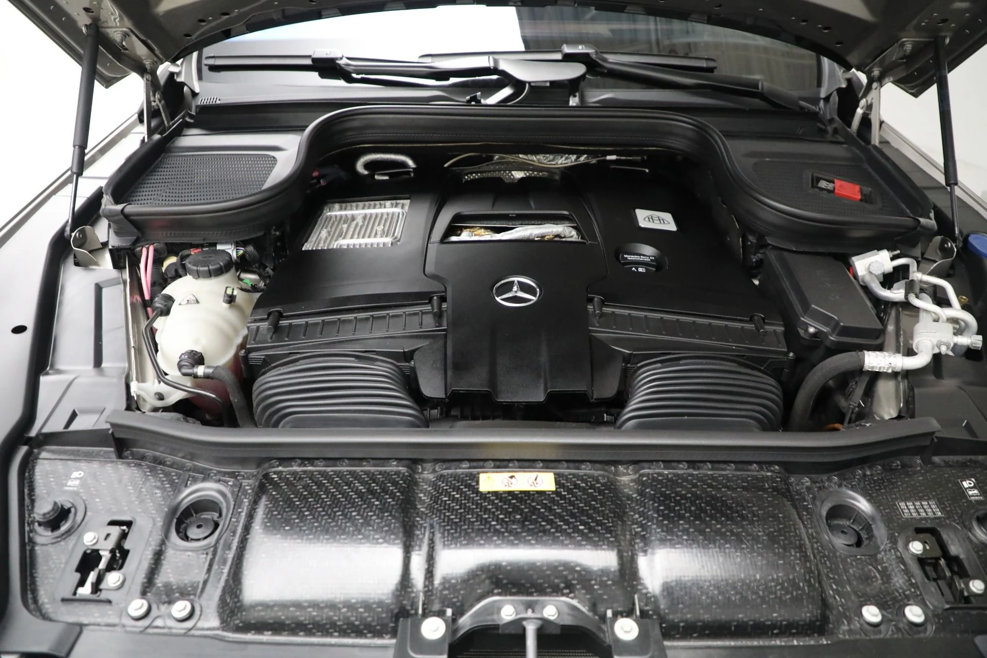 mph032_3484204956_Used_2024_Mercedes_Benz_Maybach_GLS_600_4_MATIC_1763566365_59204ee5f2