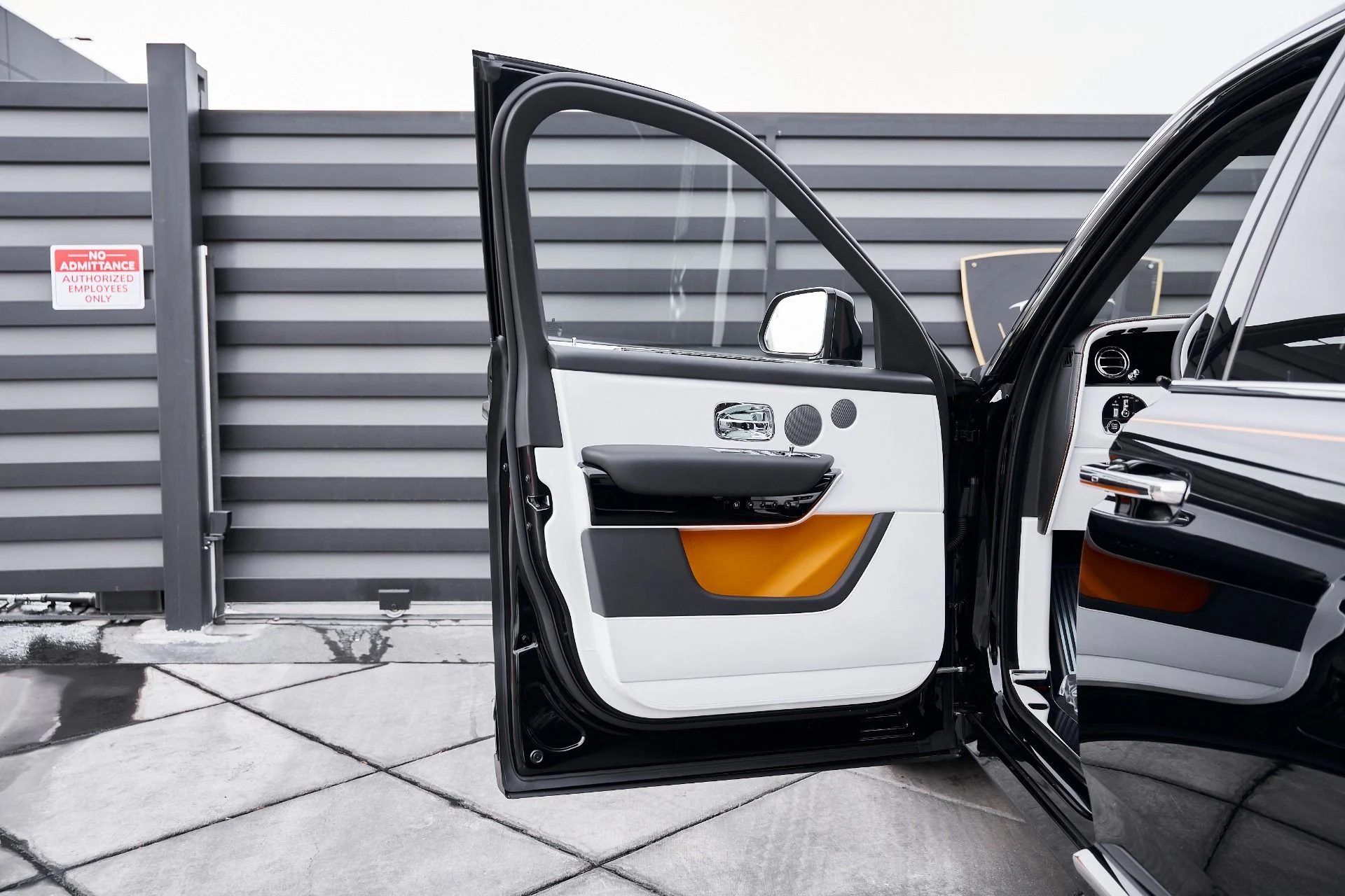 mph032_3489036332_Used_2026_Rolls_Royce_Cullinan_Base_1769135798_c0ef4a884a