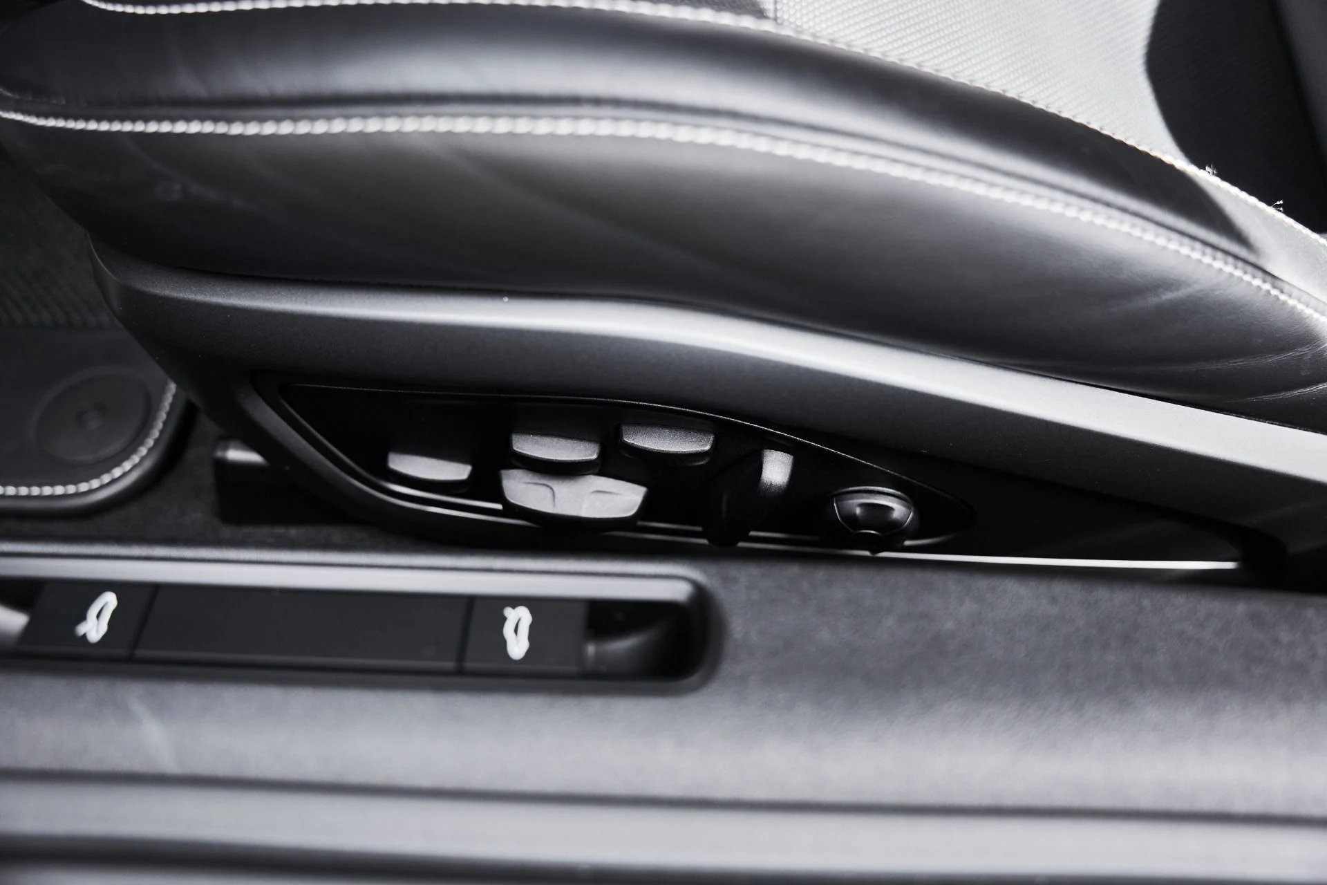 mph032_3508639414_Used_2024_Porsche_911_Turbo_S_1774640237_189bd475aa