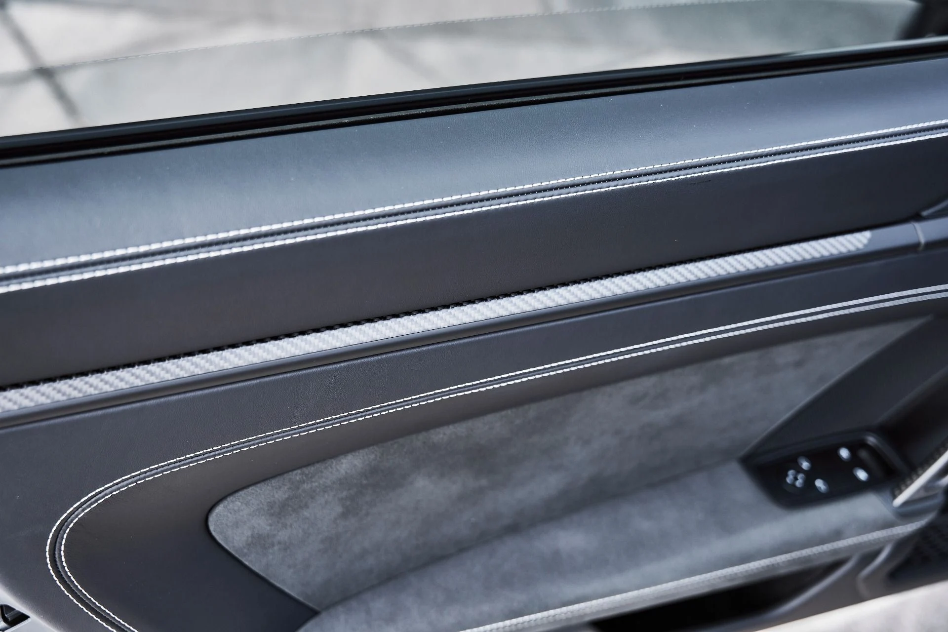 mph032_3516857002_Used_2025_Porsche_911_GT_3_1775332892_74674b7d0d