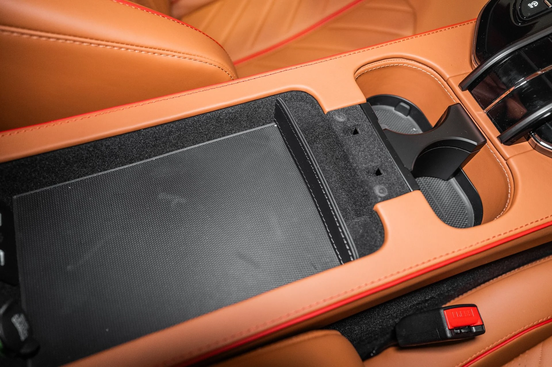 mph032_353047409_New_2026_Aston_Martin_Vantage_S_1790177478_ddeefc96ee