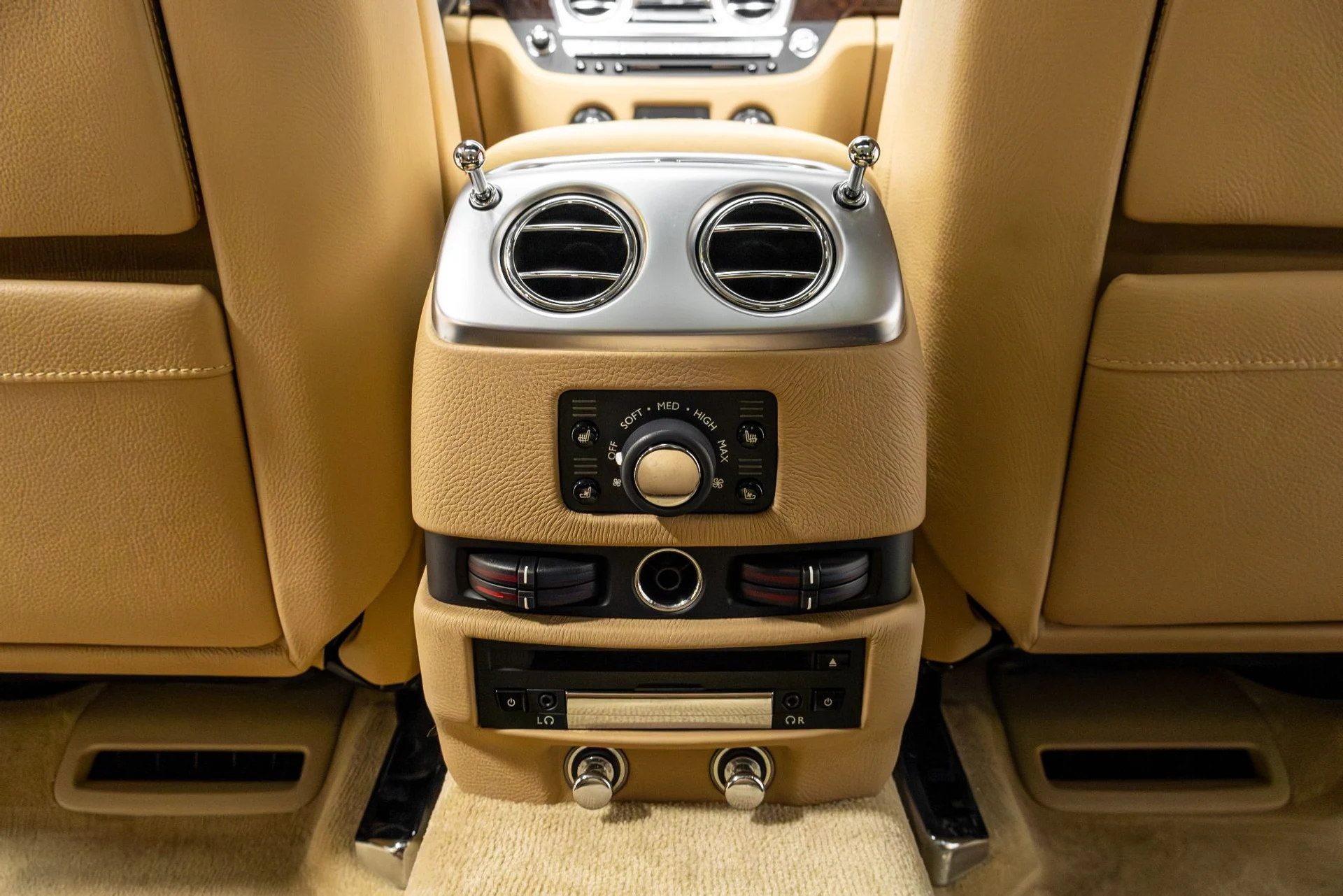 mph032_3531858644_Used_2011_Rolls_Royce_Ghost_1771348774_da349420b4