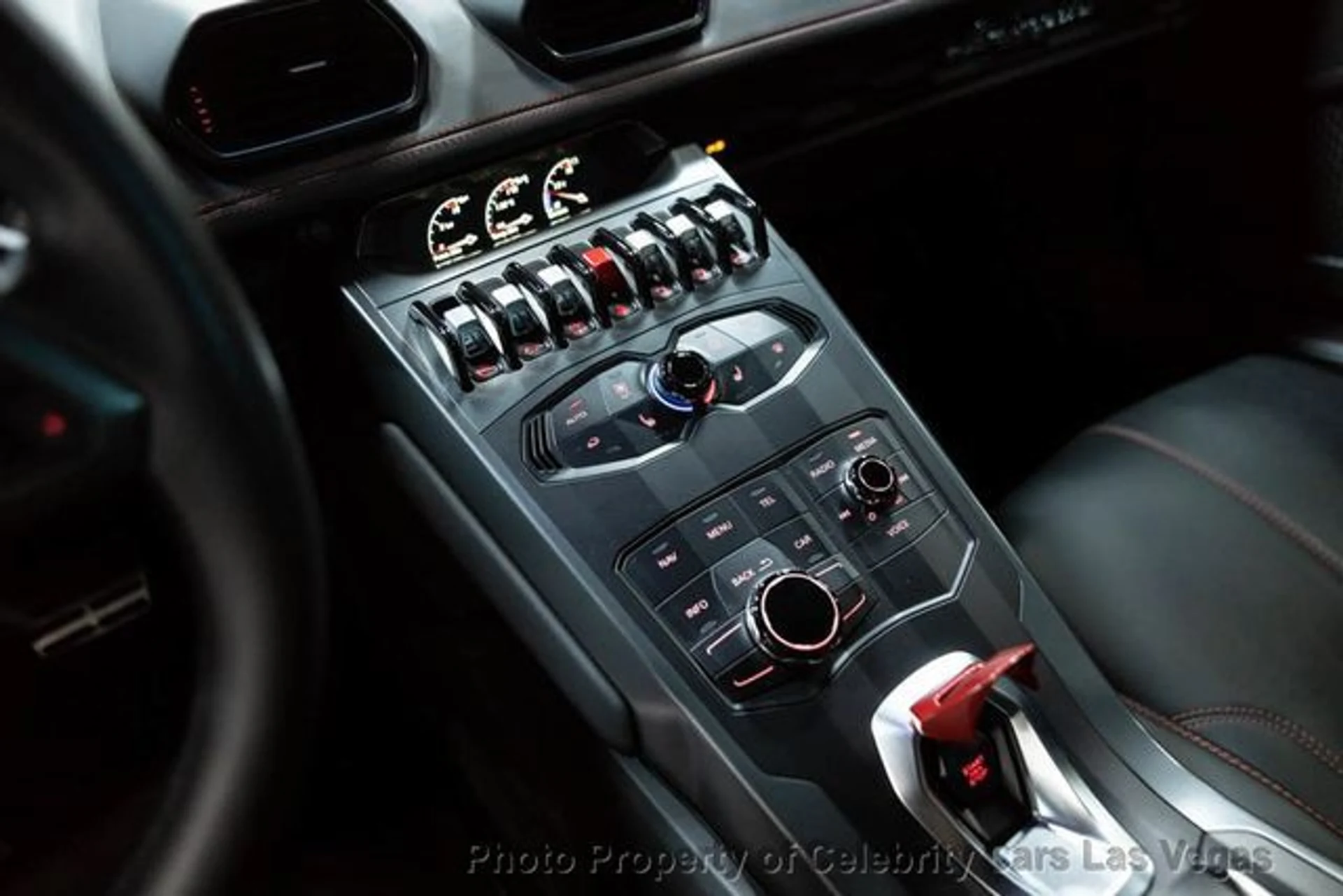 mph032_3532883291_used_2019_lamborghini_huracan_lp5802_9707_22868387_37_640_96588a8150