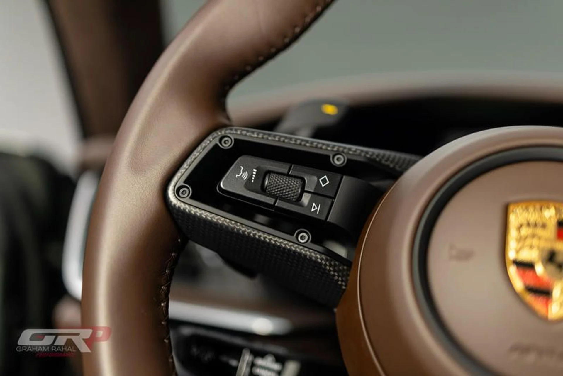 mph032_3551974203_81_D7_EA_29_AAE_7_4_A11_8_C0_A_7_AD_81473382_A_86857609a1