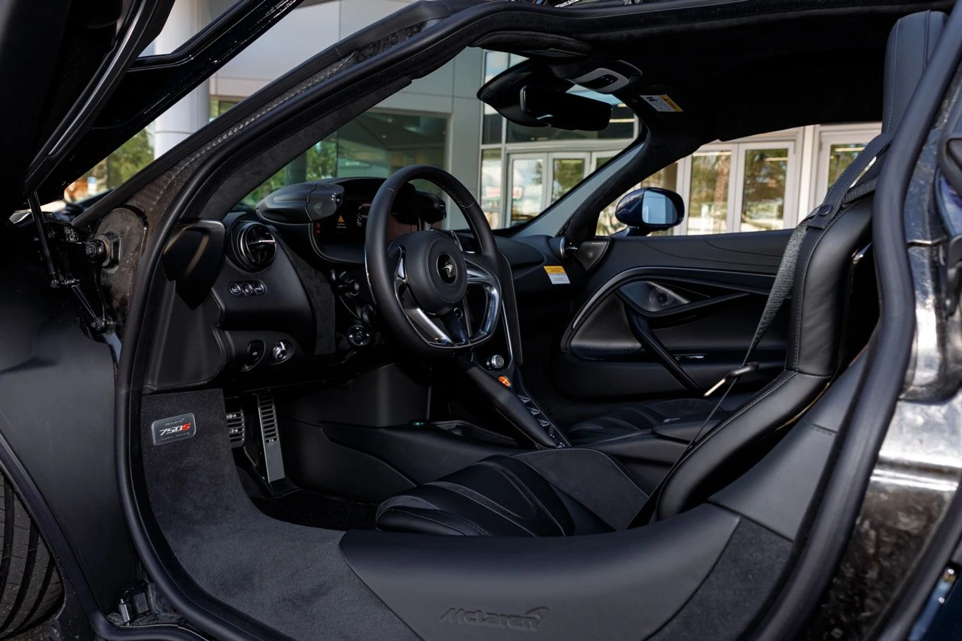 mph032_3553361343_646_p33_l_af2f381fde