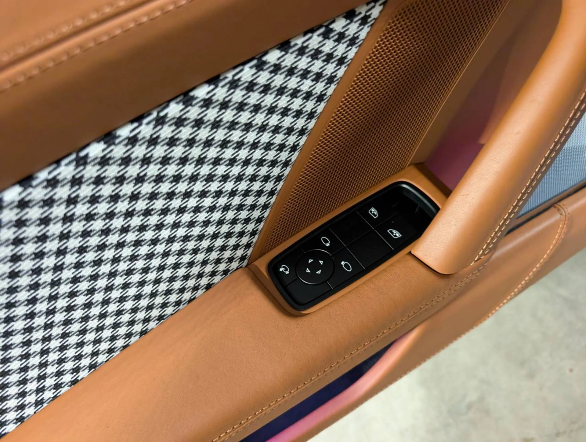 mph032_355985476_3b69cfd4940e91bc6f7df6f7f7acdaaax_ca84449c8b