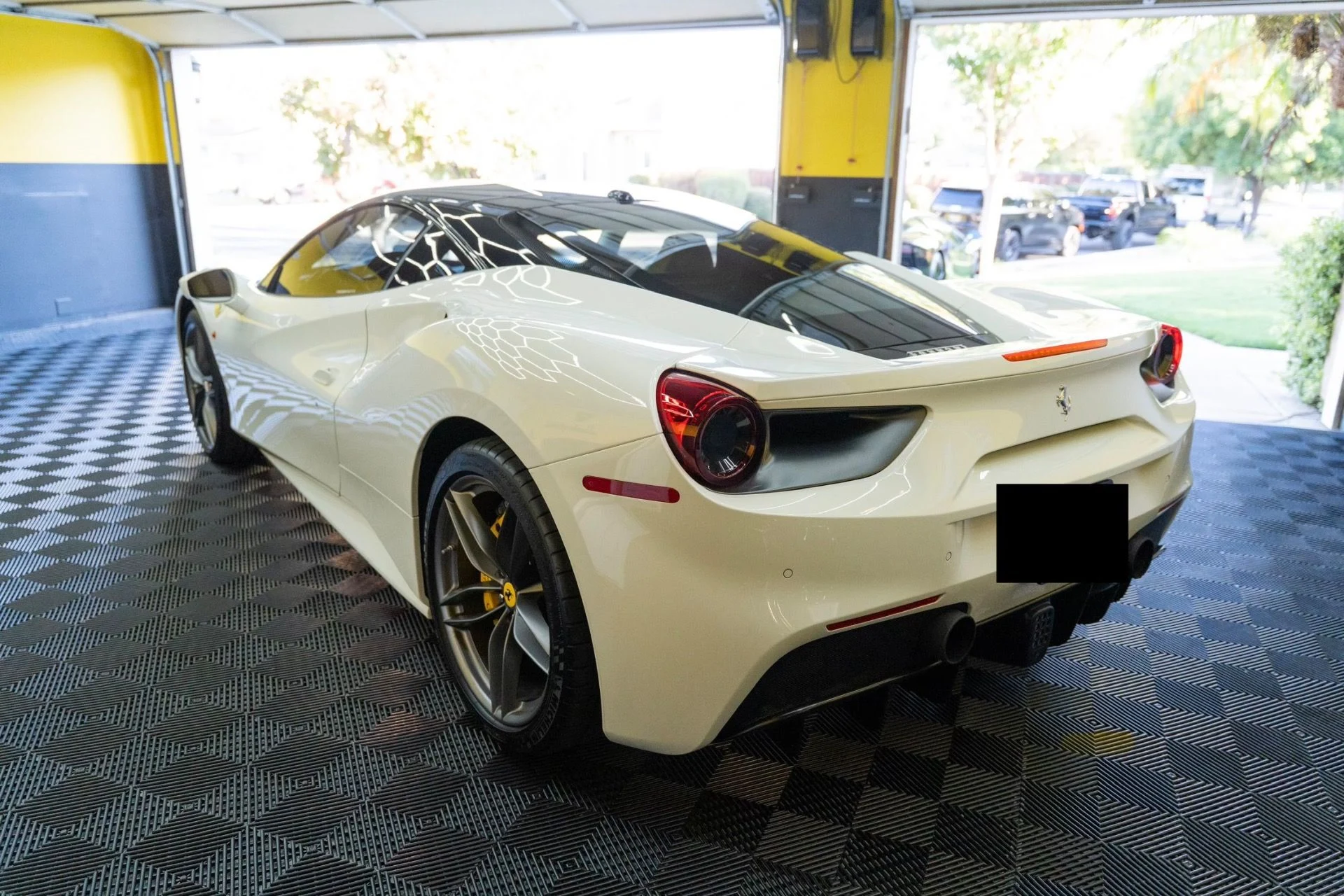 mph032_3565566516_Used_2016_Ferrari_488_GTB_1792442260_0e809e379b