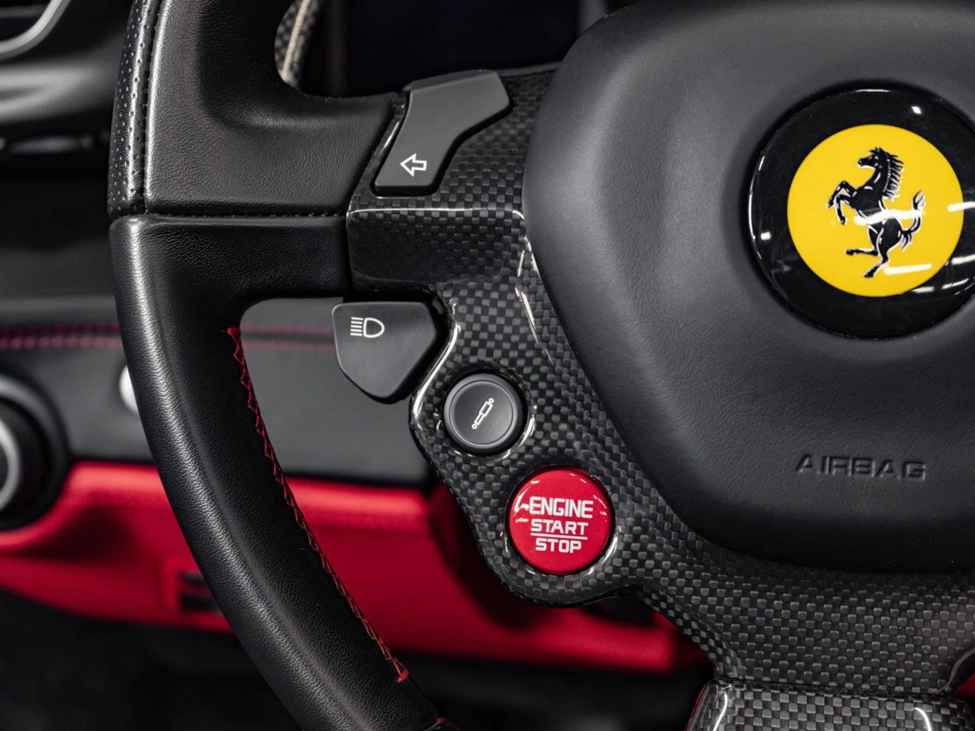 mph032_3568334965_ferrari_488_spider_2018_5489fe8f6e