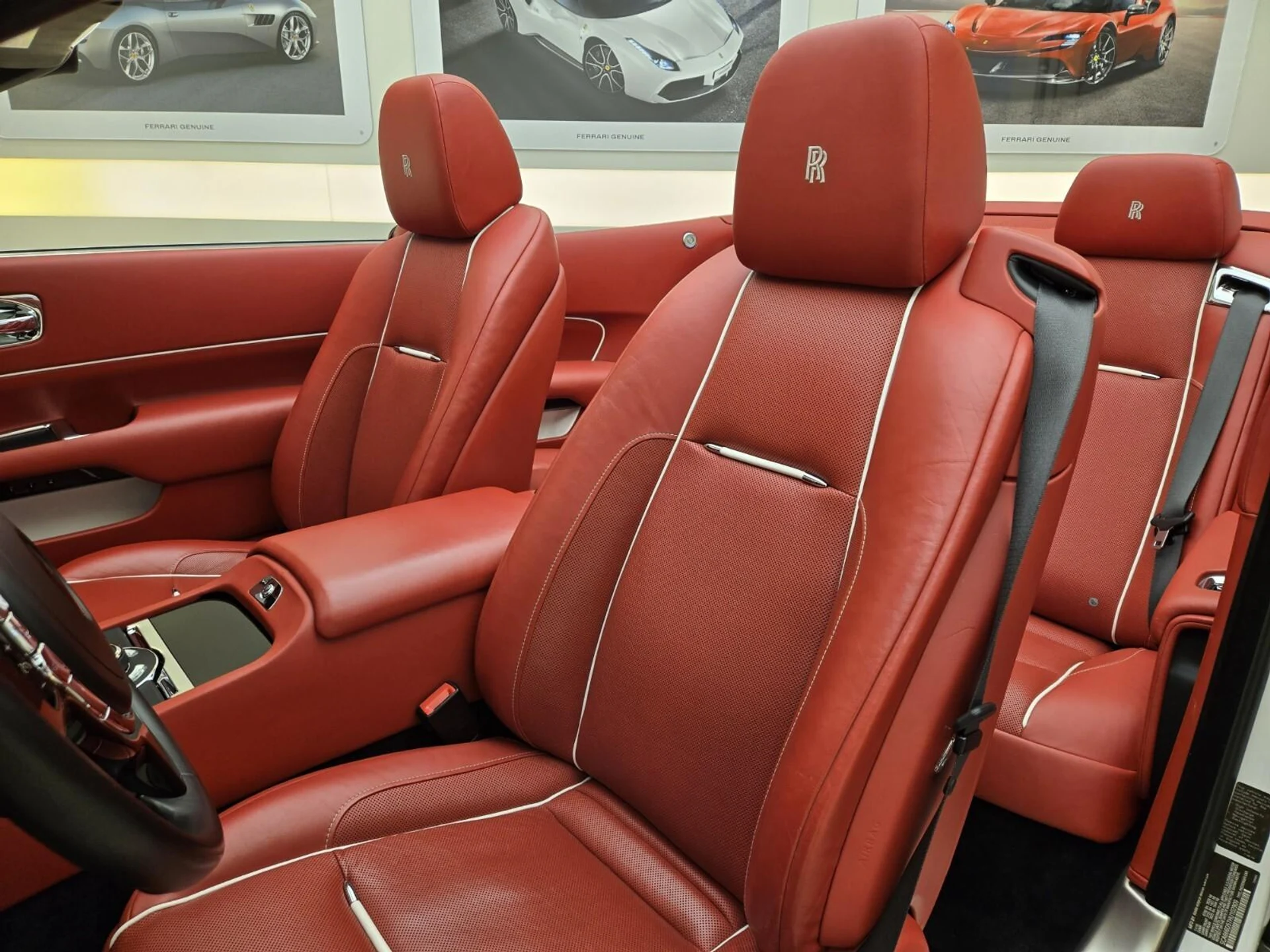 mph032_3570992530_Used_2017_Rolls_Royce_Dawn_1765004126_a5ef7bc05c