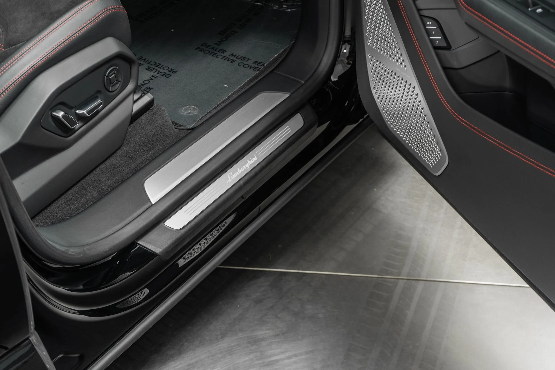 mph032_3581931625_Used_2021_Lamborghini_Urus_Q_Citura_Interior_Bang_and_Olufsen_Audio_1778530173_a987f3a0e8