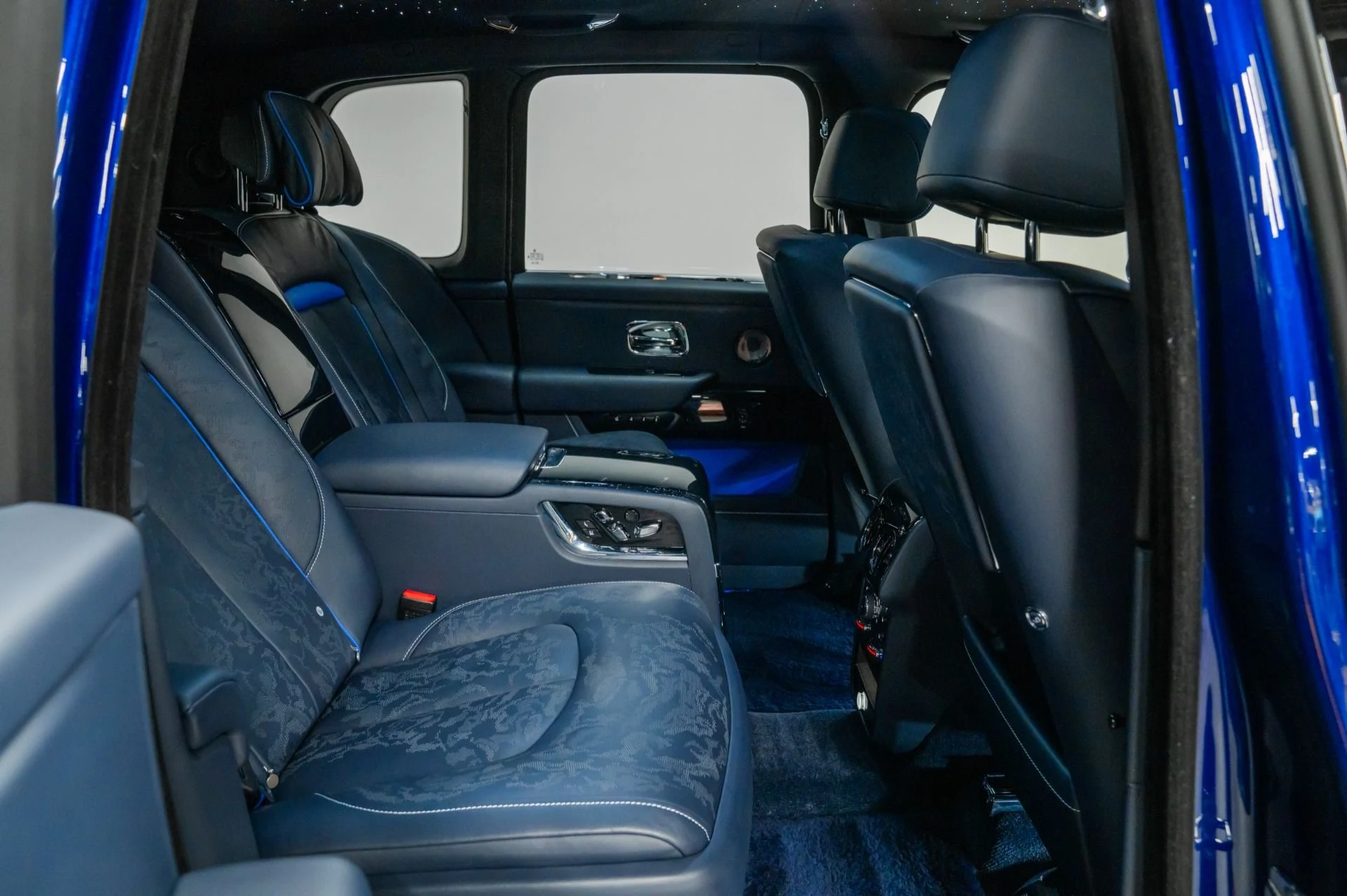 mph032_3582743689_Used_2024_Rolls_Royce_Cullinan_Black_Badge_Blue_Shadow_Edition_One_of_62_Built_Massive_629k_MSRP_1768253666_1edeaba28e