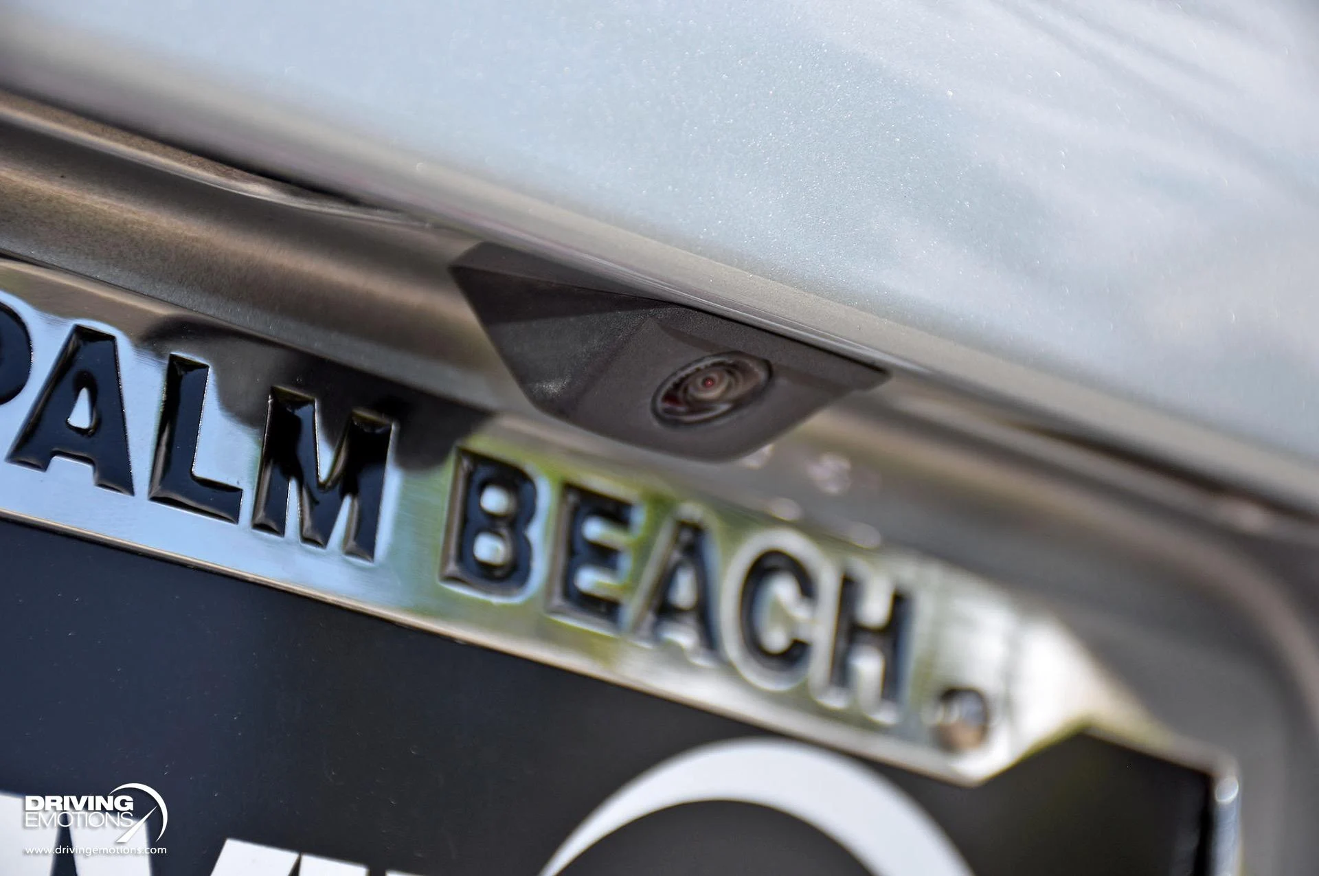 mph032_3587677891_866_p33_l_2c99961e00