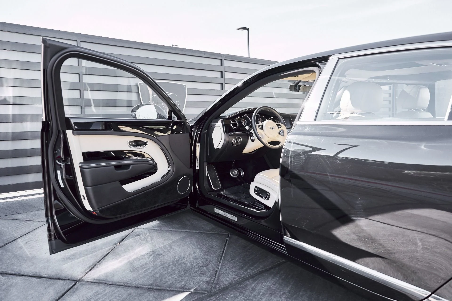 mph032_3590200656_Used_2019_Bentley_Mulsanne_Base_1773861372_c30f215aa5