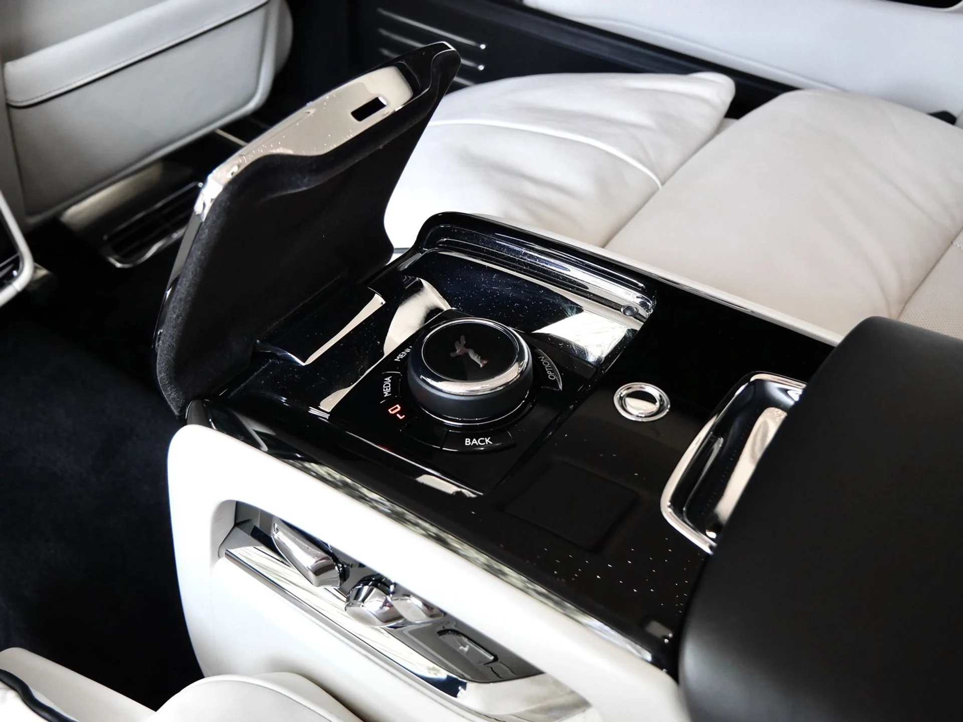 mph032_3612304510_01ccf3c61e3c12f601401aa7a3f4b9d5x_dcd1adcc47