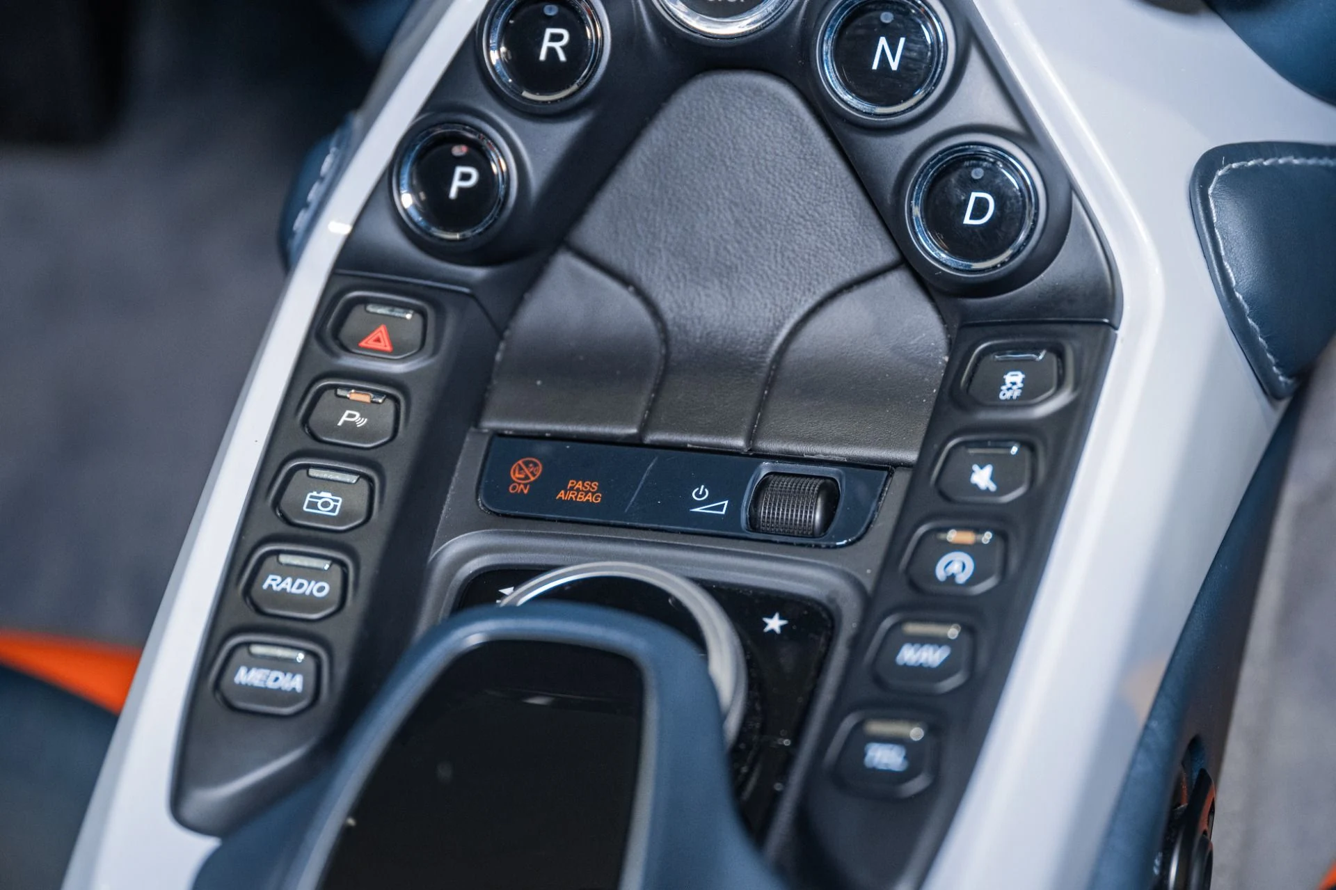 mph032_3614646740_Used_2019_Aston_Martin_Vantage_1790176598_802f282b9d