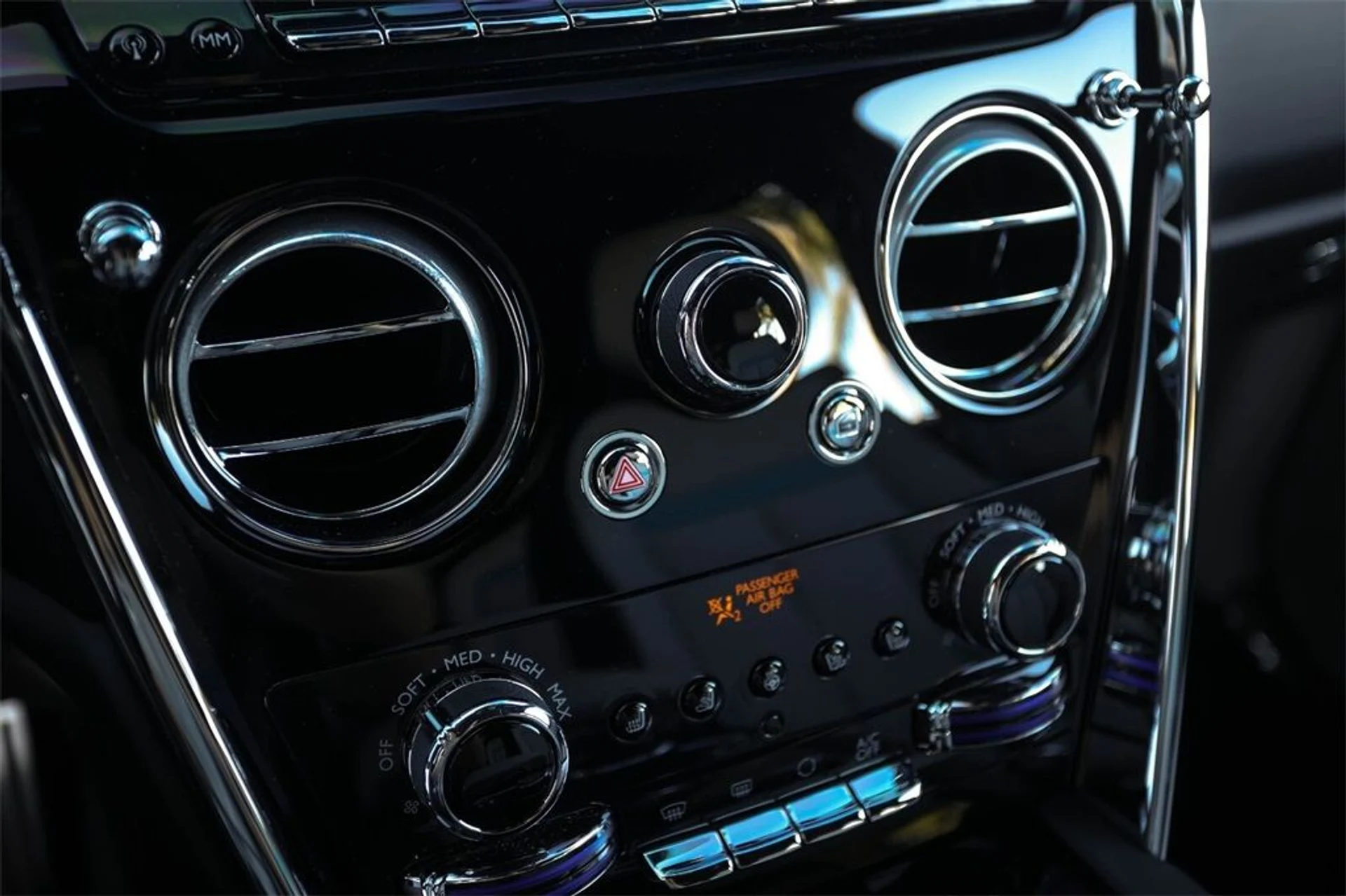 mph032_3622979333_4d32b59006407f215f49c27dd1e96f55_9ab7242533