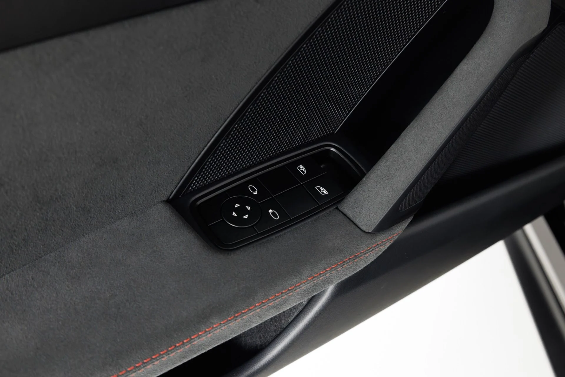 mph032_362699070_Used_2025_Porsche_911_GT_3_1777072064_c8e84e083b