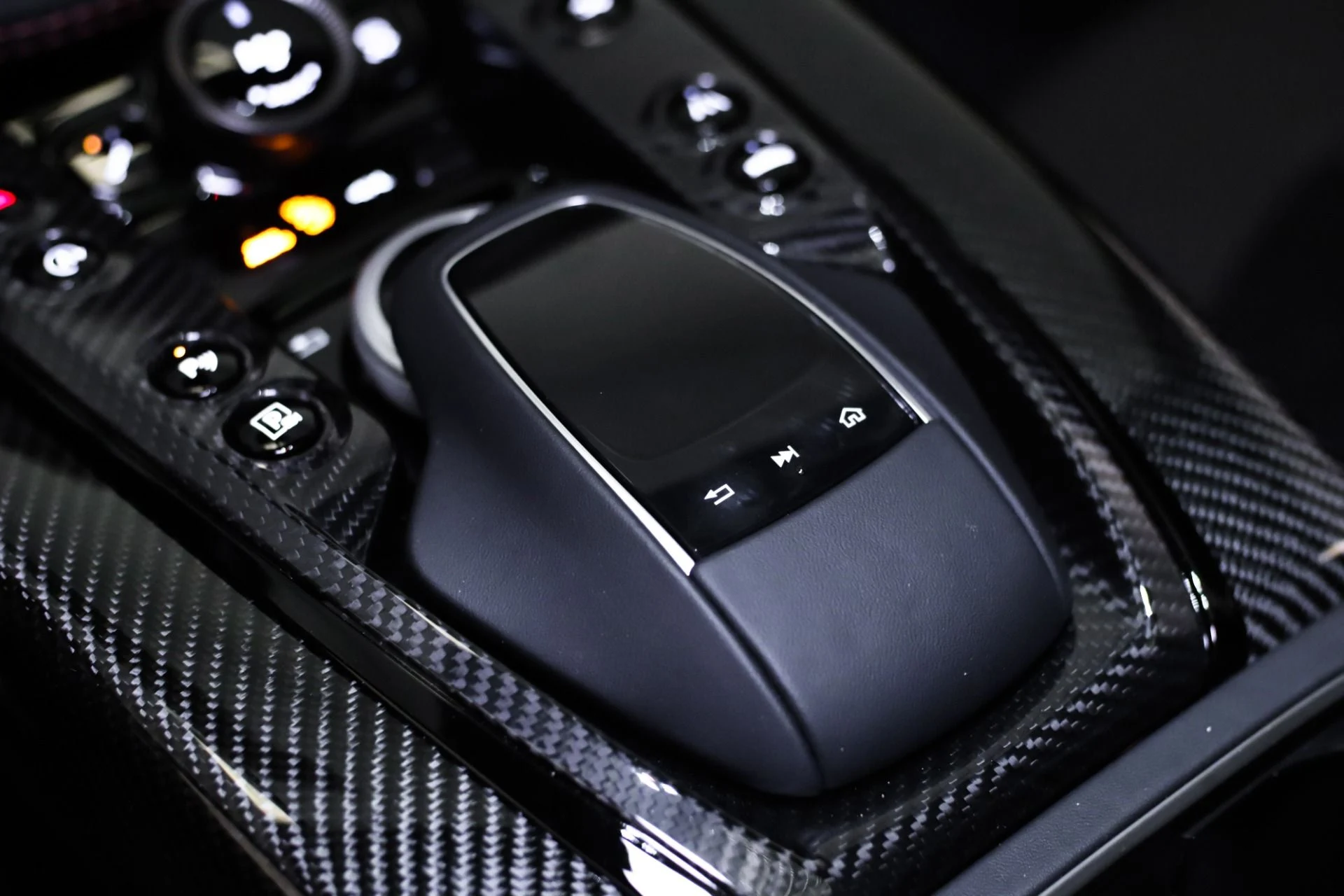 mph032_3633325040_Used_2023_Aston_Martin_DBX_707_1744811574_6261d391f7
