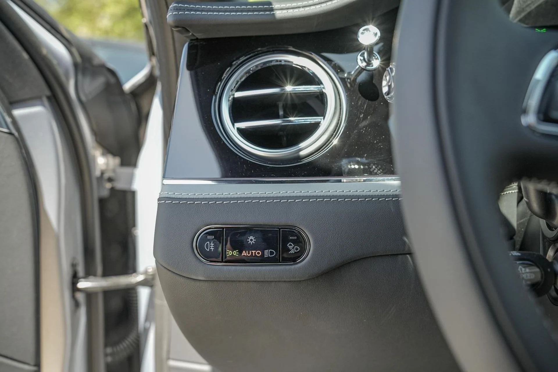 mph032_3650314855_Hi_Tech_Luxury_Imports_LLC_SCBBR_6_ZG_8_SC_021779_image_32_dddd646d80