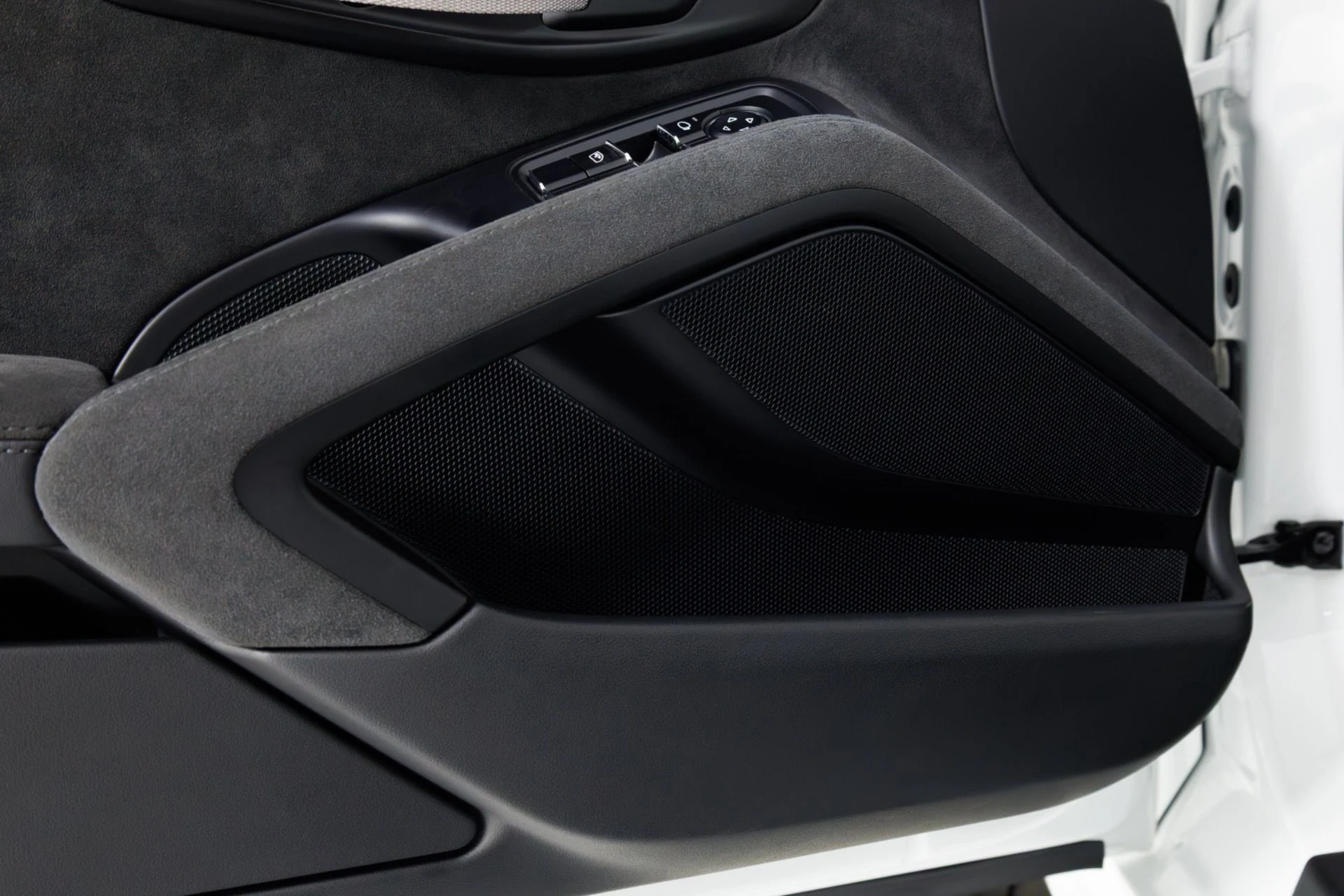 mph032_3669412691_Used_2016_Porsche_911_GT_3_RS_1775150683_90d1c9e303