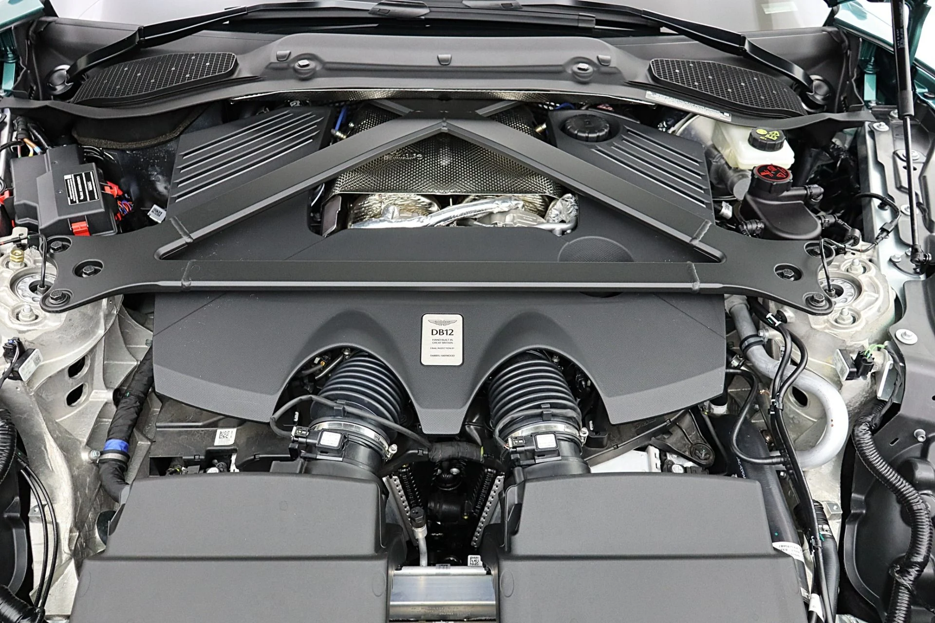 mph032_3670175504_New_2026_Aston_Martin_DB_12_Volante_a3e5bd982b