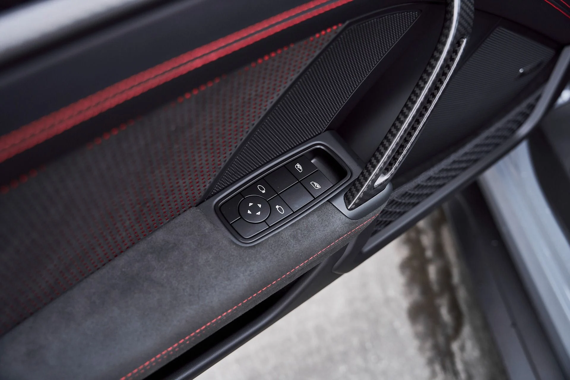 mph032_3671660683_Used_2024_Porsche_911_GT_3_RS_1767150507_9de80b66f1