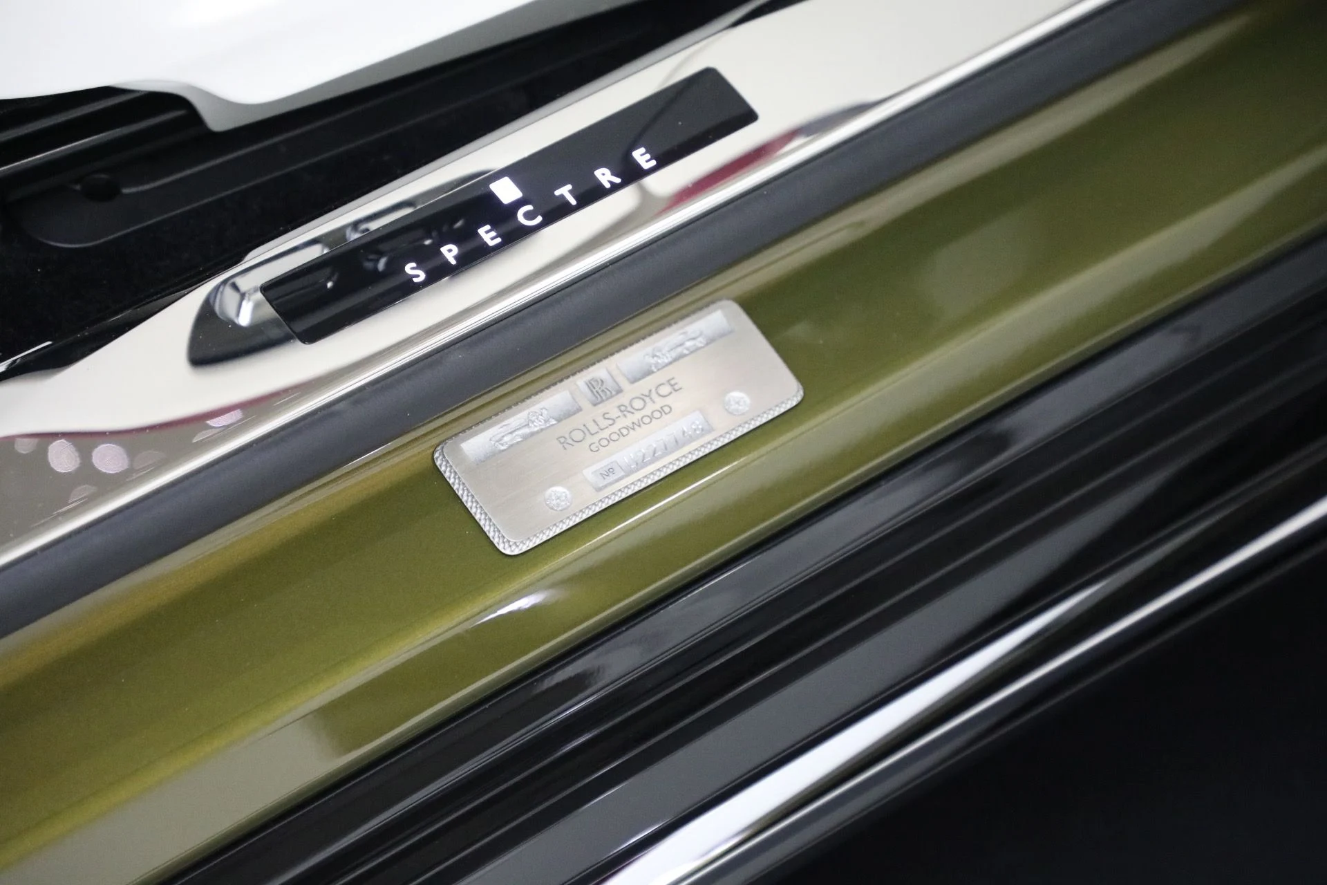 mph032_367711805_Used_2025_Rolls_Royce_Spectre_45922e7d6f