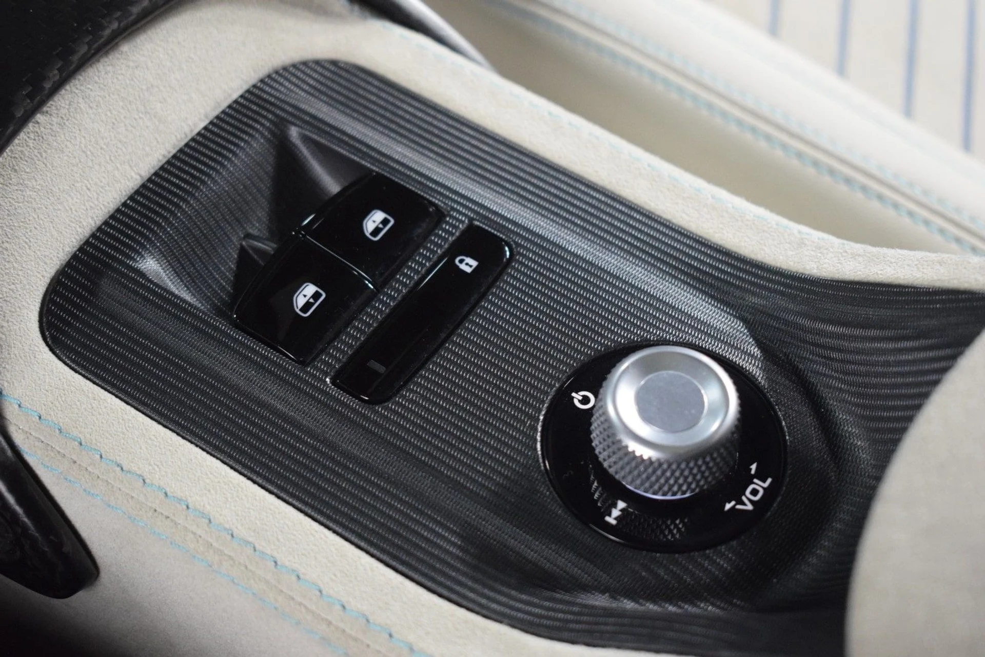 mph032_3678163188_b0c3cc964eadb4d8796b04cfbddae5e1x_3d486edd3b