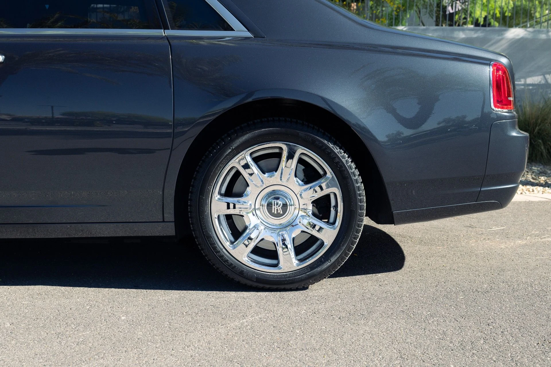 mph032_3694506372_Used_2017_Rolls_Royce_Ghost_1774727182_d477b44c83