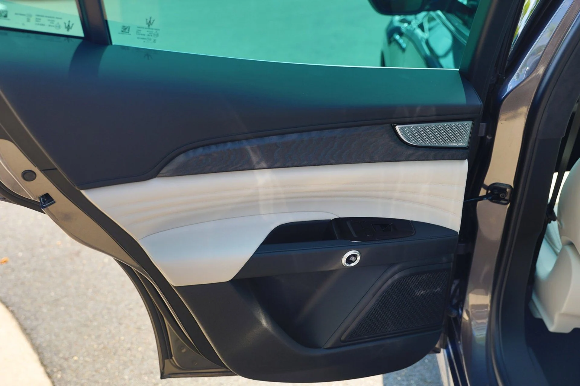 mph032_369634258_f83f30b358044f81be535310839fa7e4_29d4ea7b27