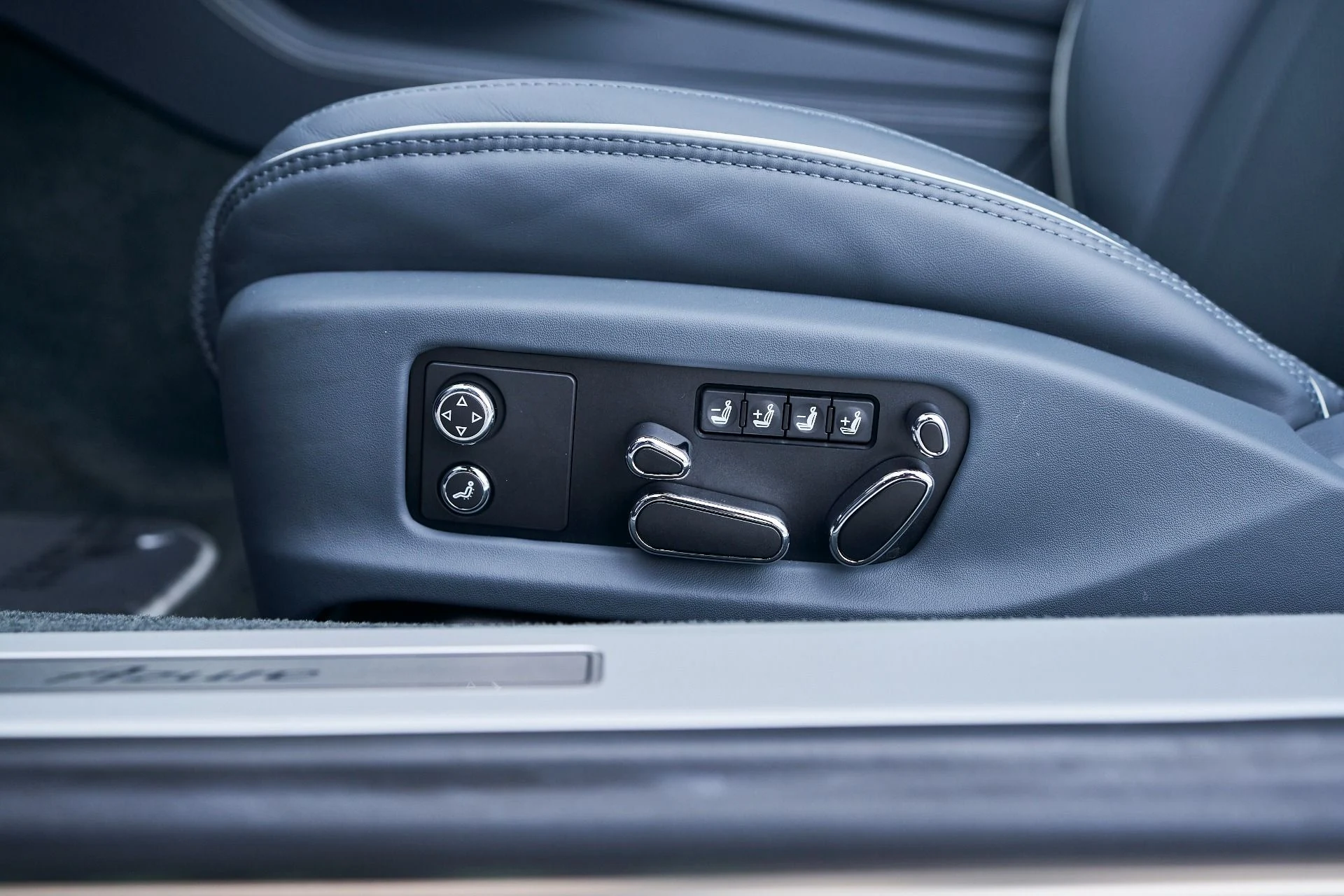 mph032_3708085658_Used_2023_Bentley_Continental_GT_Azure_1761755992_c1bb6ba259