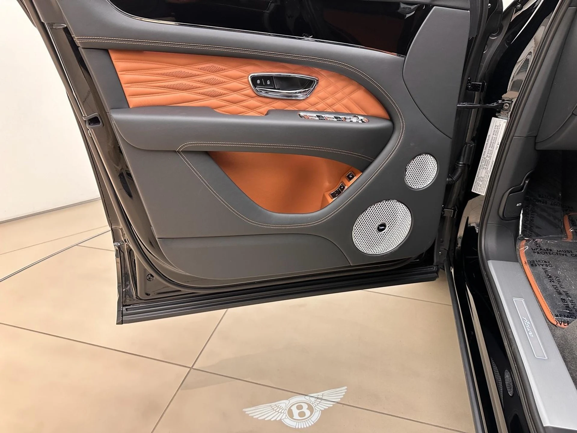 mph032_3712622268_Used_2024_Bentley_Bentayga_V8_1773982921_be11a33131