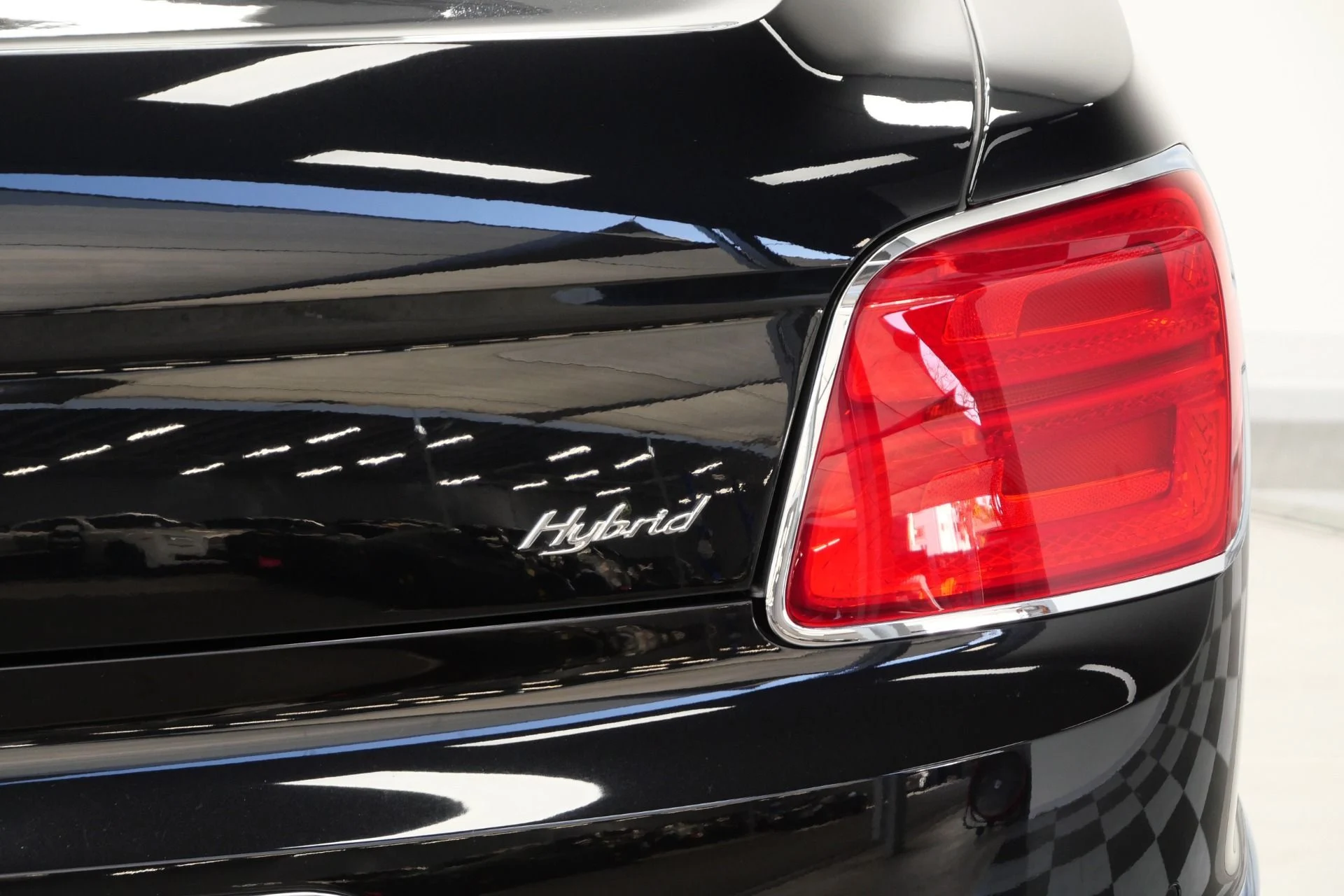 mph032_3718201192_Used_2023_Bentley_Flying_Spur_Hybrid_Touring_Specification_Contrast_Stitching_Piping_Bang_and_Olufsen_1769812693_4fddab6d62