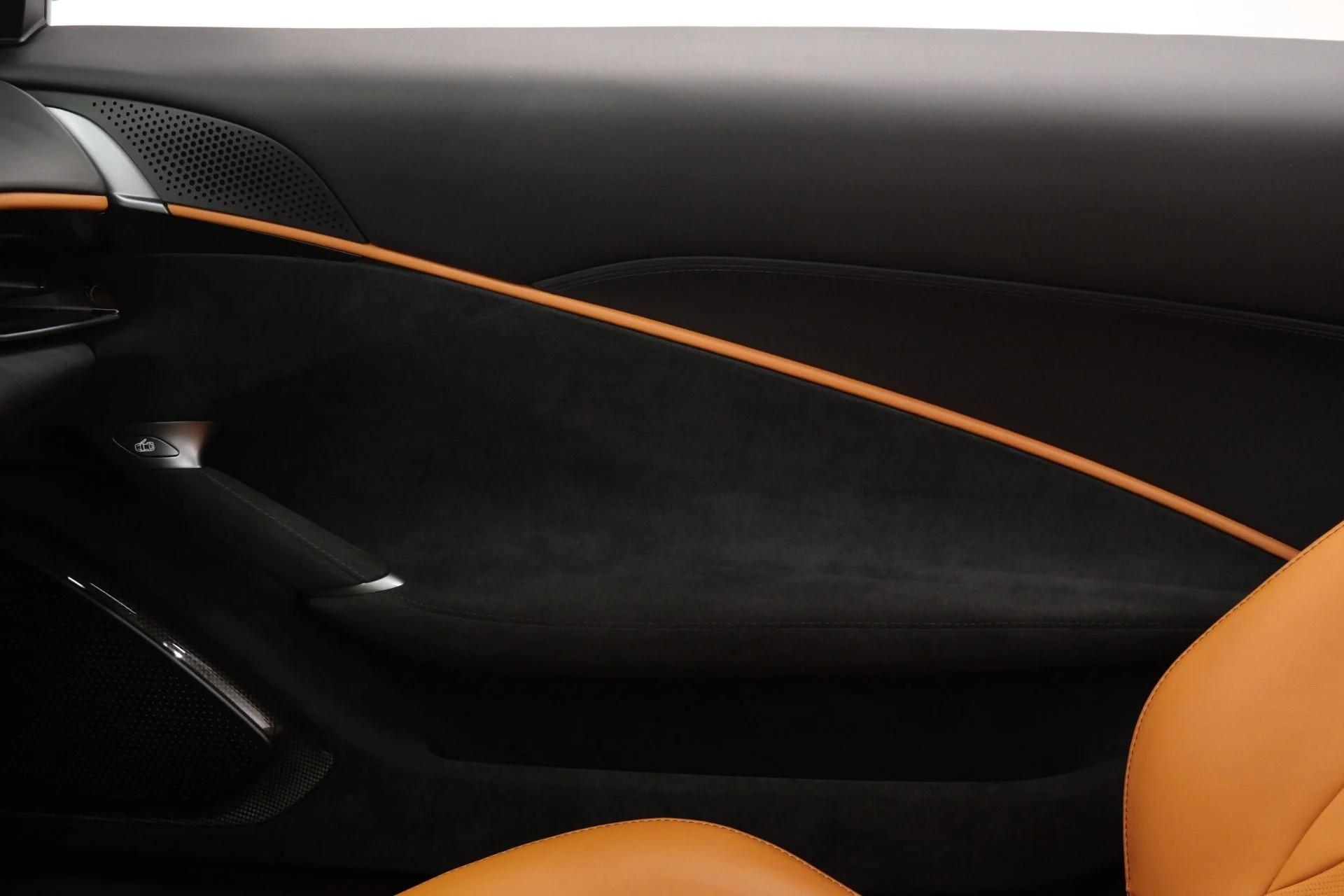 mph032_3720829798_Used_2025_Ferrari_Roma_Spider_Carbon_Fiber_Interior_Trim_Low_Miles_1784064795_9c8a7acbd4